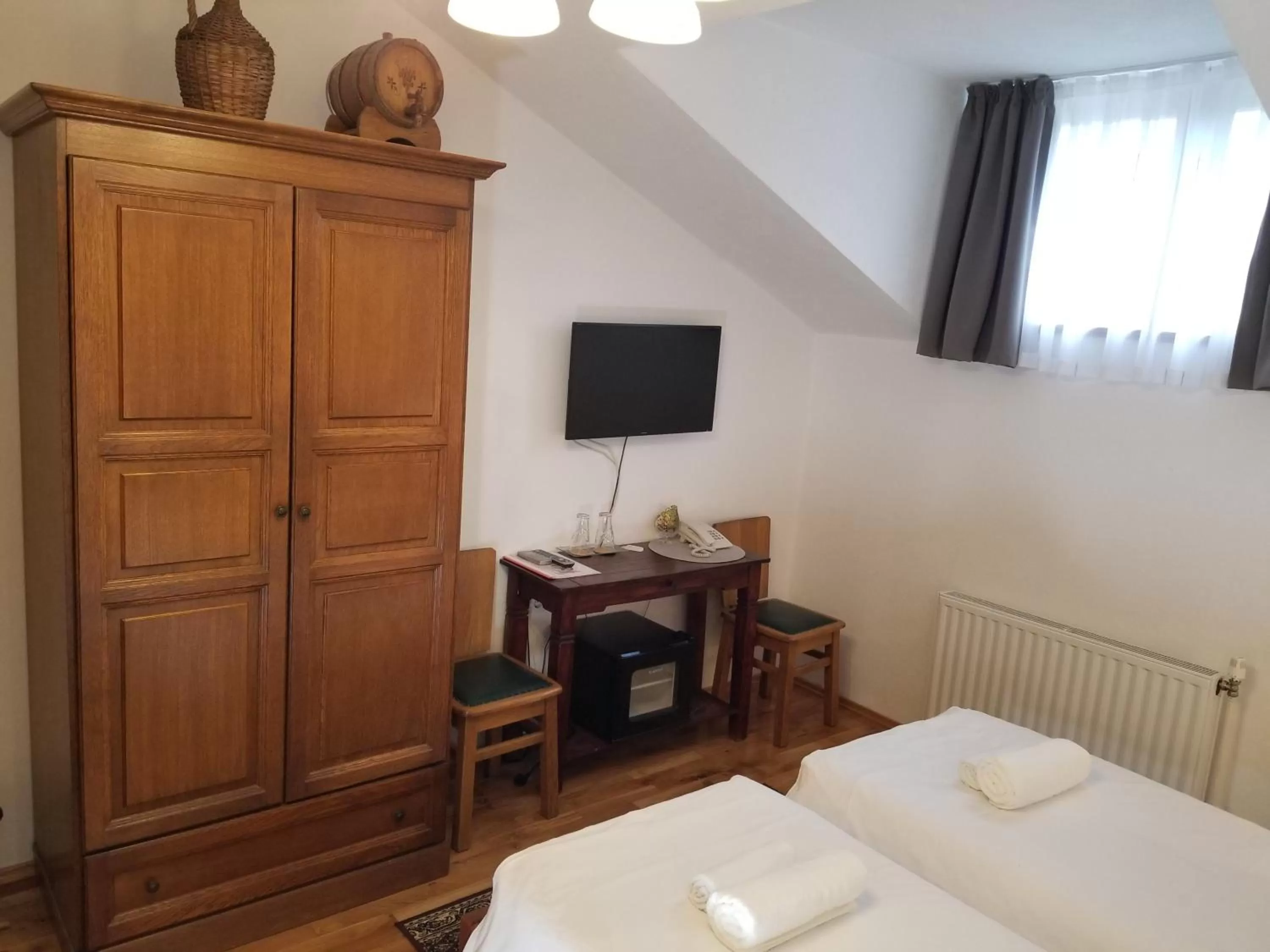 Photo of the whole room, TV/Entertainment Center in Wellness B&B Winery Sontacchi