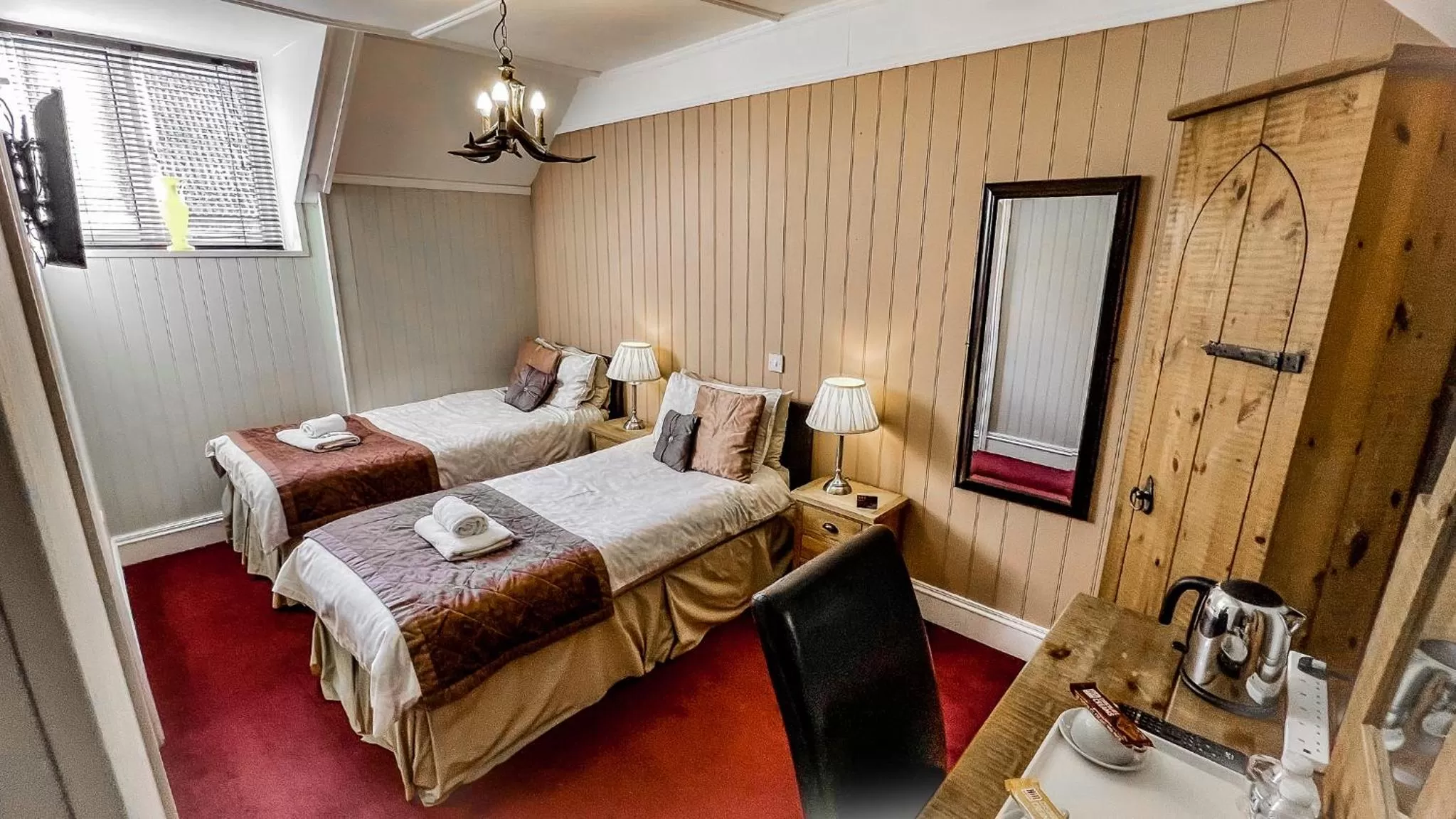 Standard Twin Room in No1 Hotel