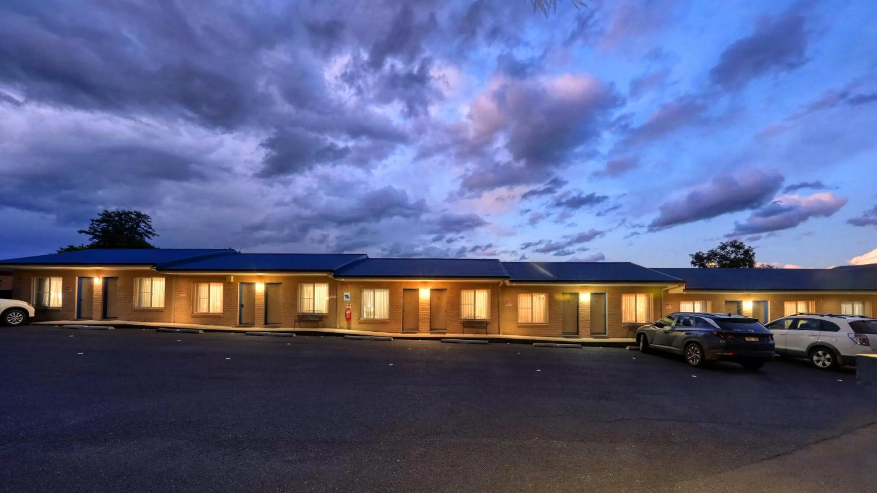 Property building in Edward Parry Motel and Apartments