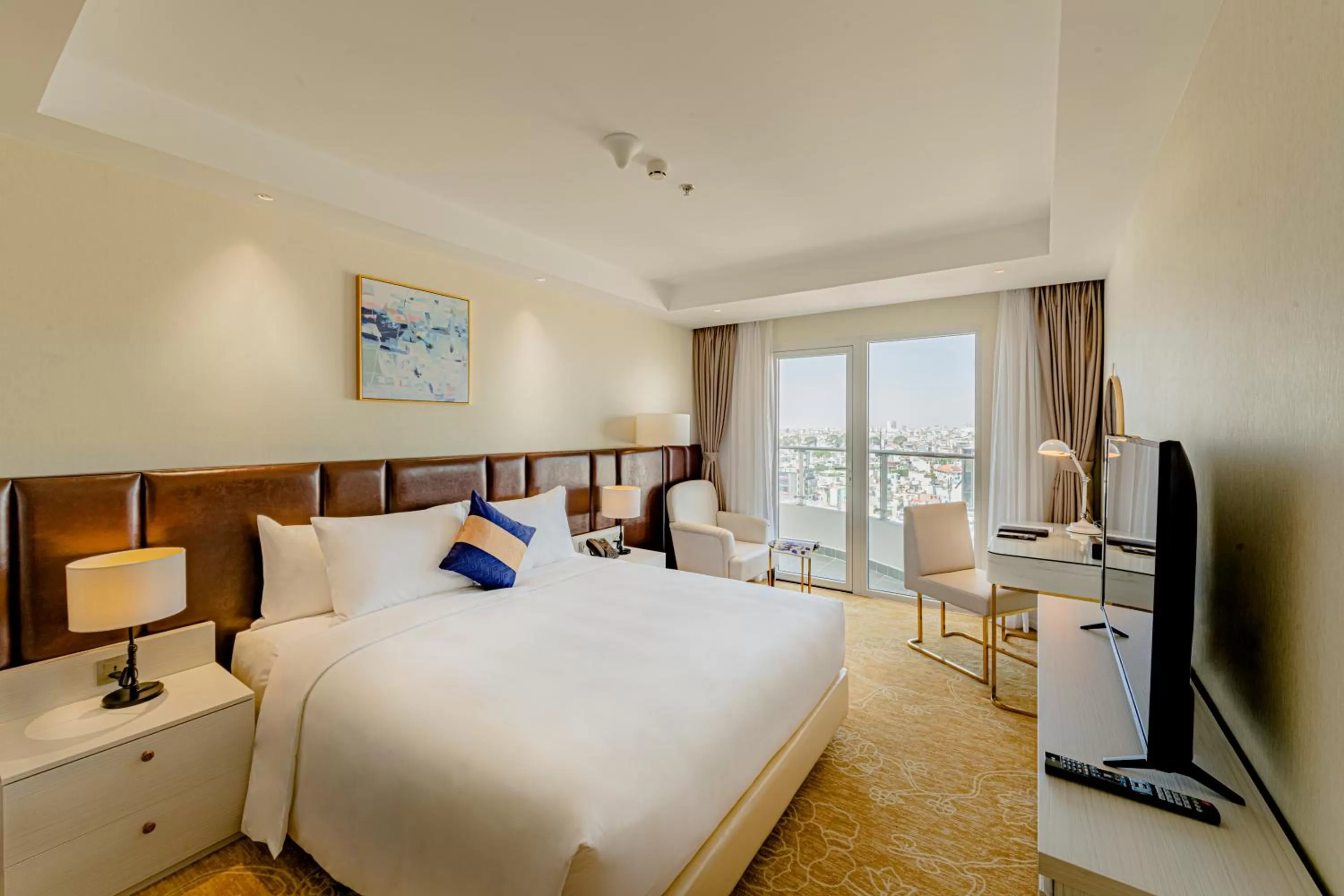 Photo of the whole room, Bed in La Vela Saigon Hotel