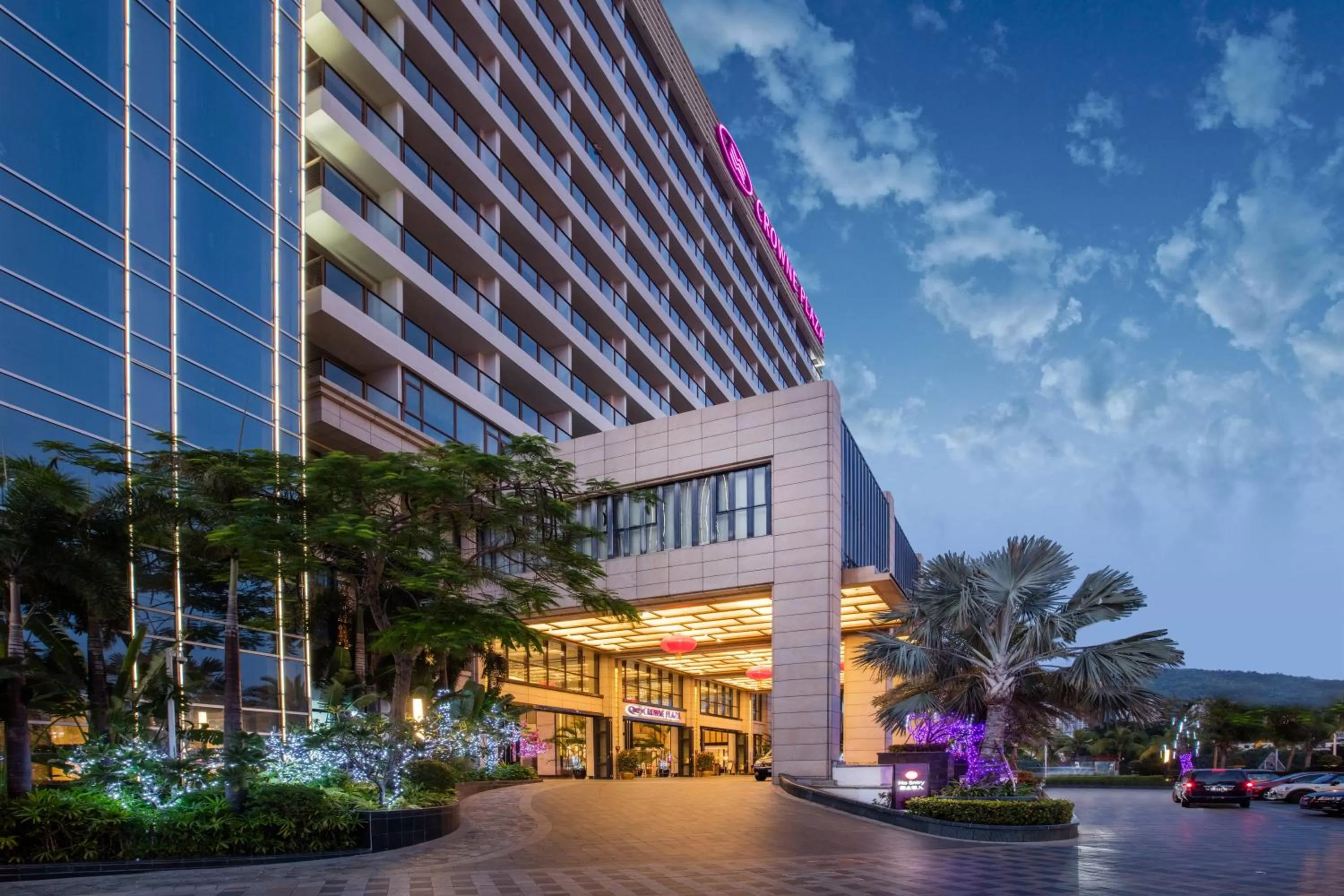 Property building in Crowne Plaza Sanya City Center by IHG