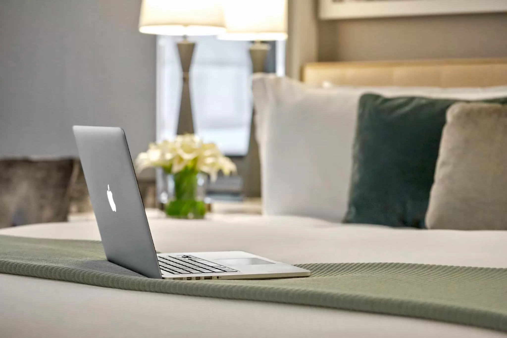 Photo of the whole room, Bed in Loews Regency New York Hotel
