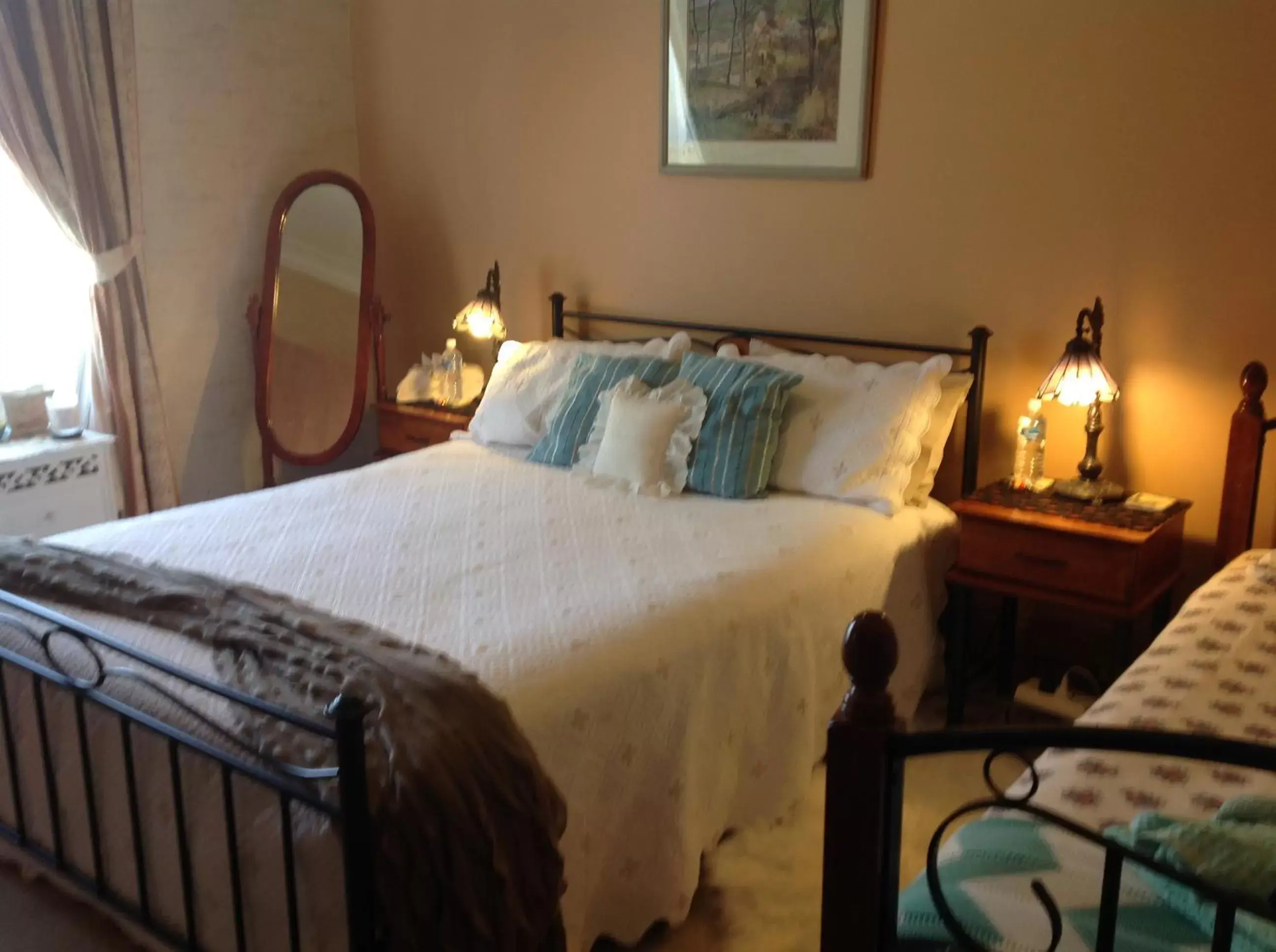 Deluxe Family Room in Stony Rise Cottage B&B Deluxe Family Room in Stony Rise Cottage B&B