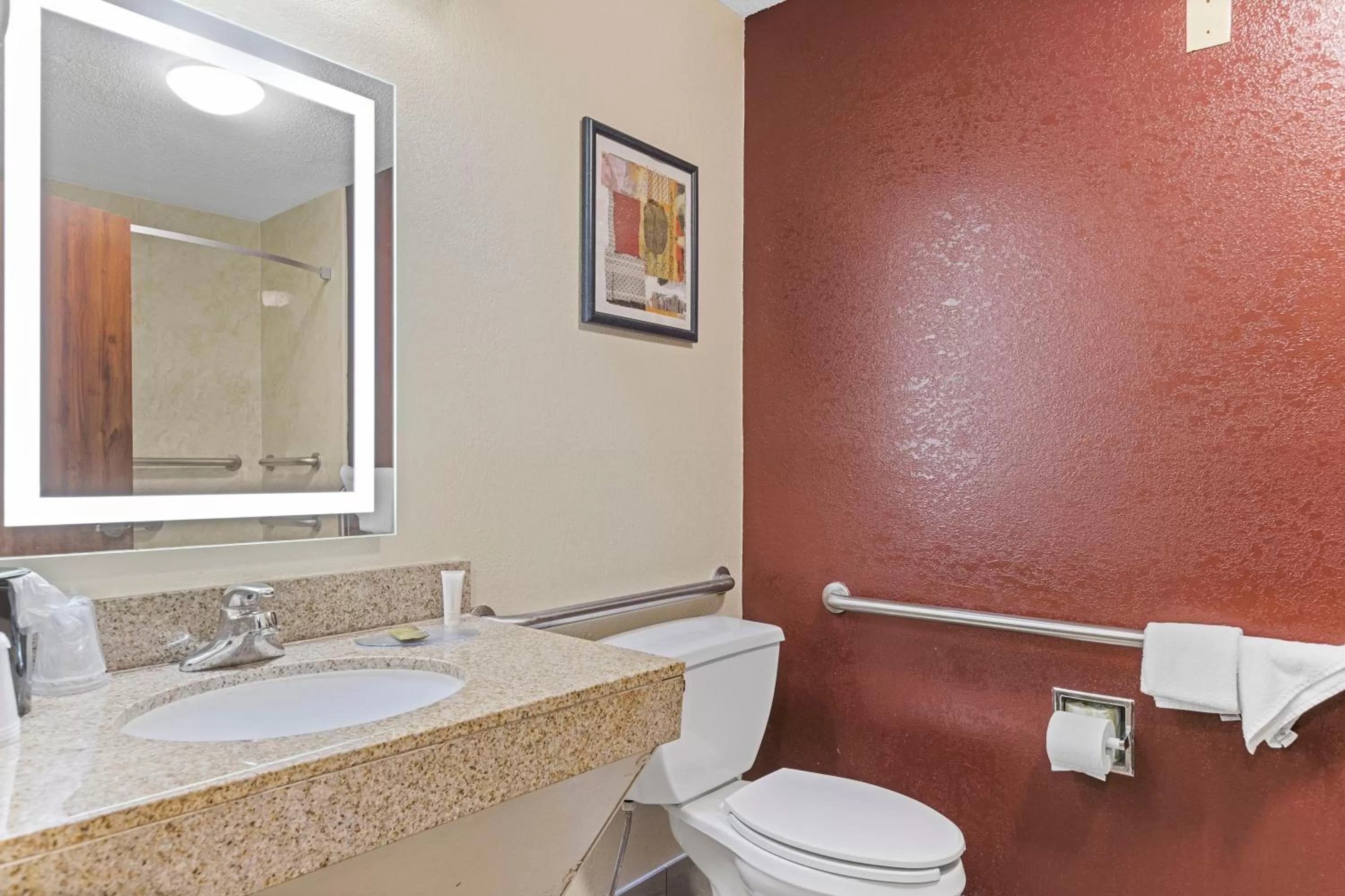 Bathroom in Clarion Pointe Savannah Gateway I-95