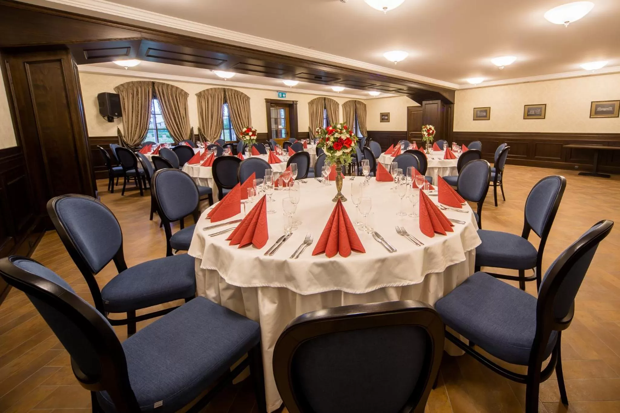 Banquet/Function facilities, Restaurant/Places to Eat in Hotel - Bar Grafaite