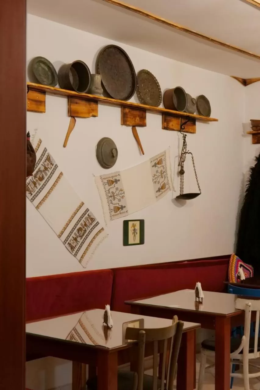 Restaurant/places to eat in Hotel Veli