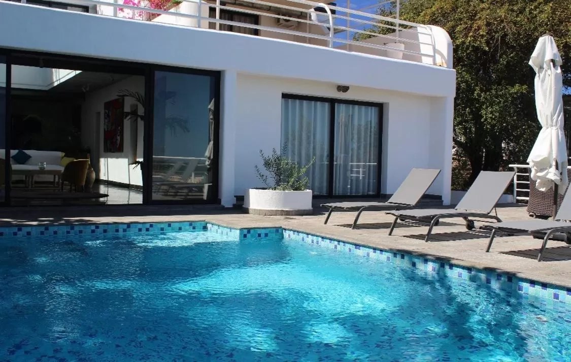Swimming pool in PAP'S Chambres d'Hôtes