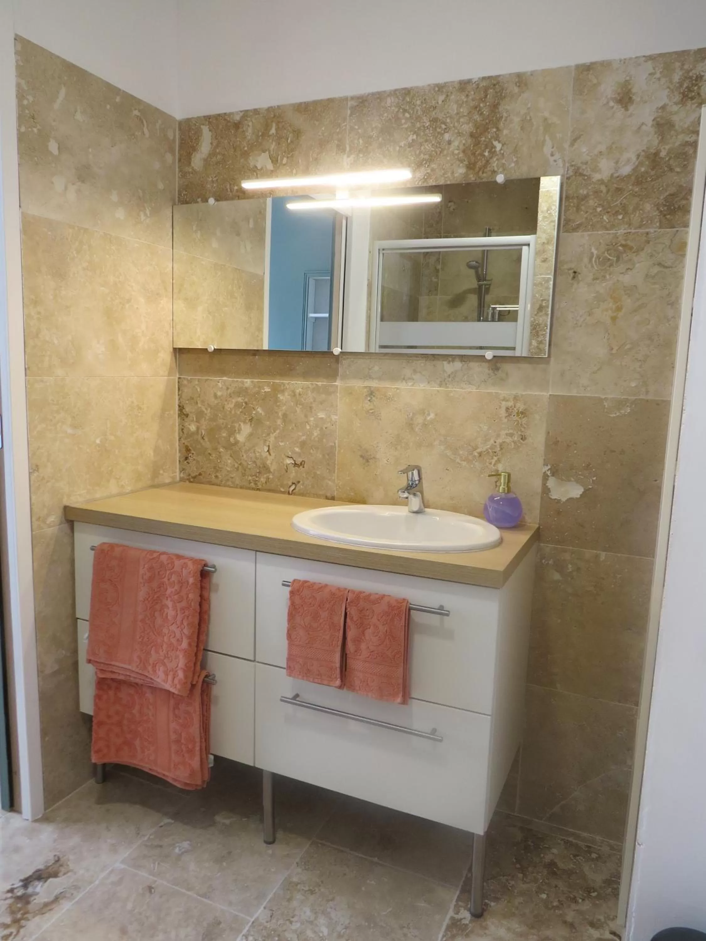 Bathroom in Maison d'hôtes La Bignone