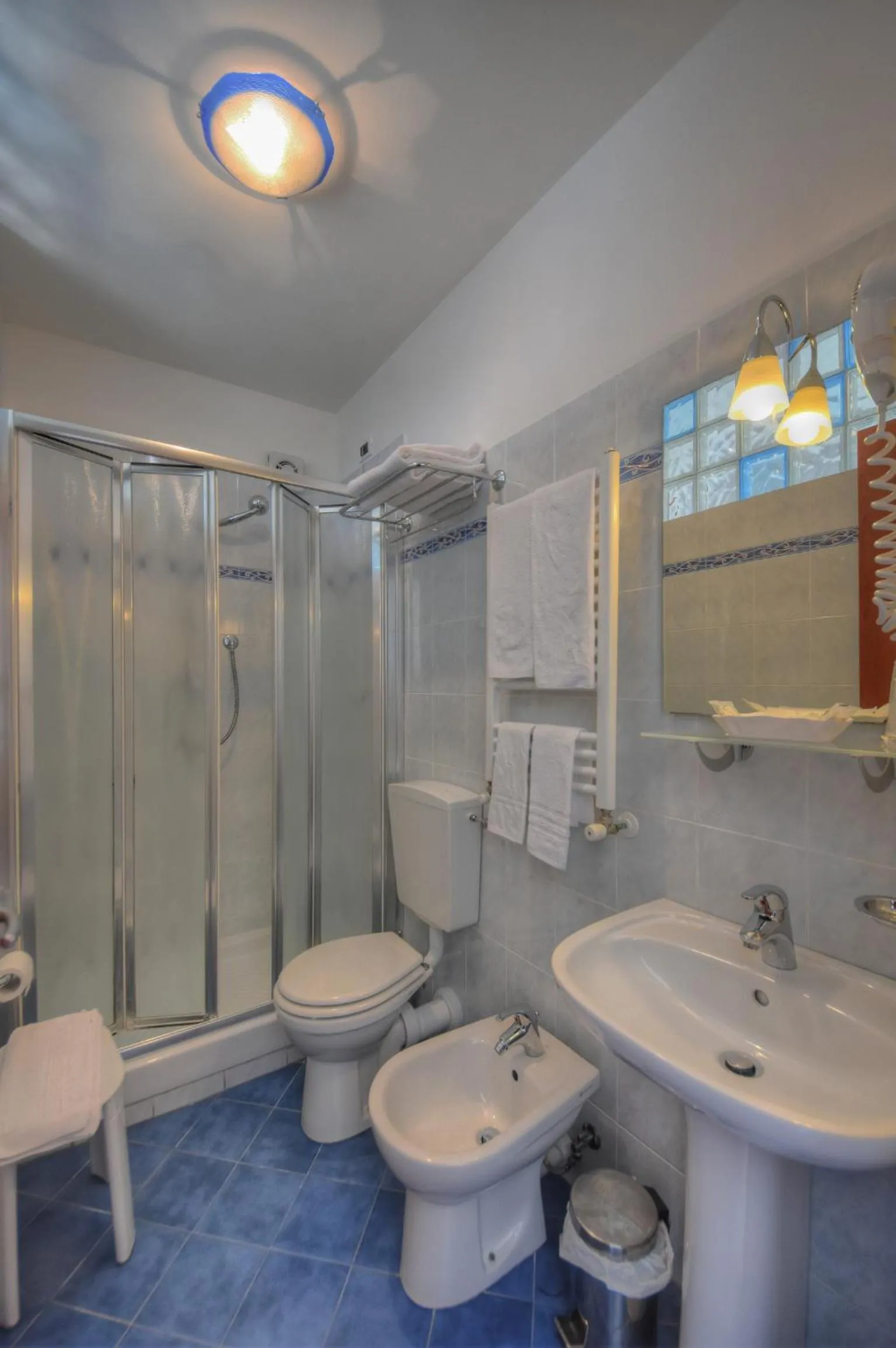 Shower in Hotel Noris