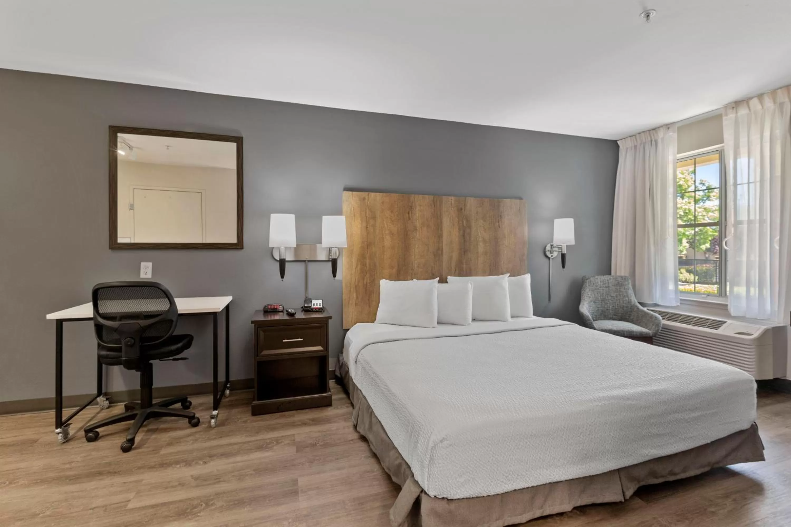 Bed in Extended Stay America Suites - San Jose - Milpitas - McCarthy Ranch