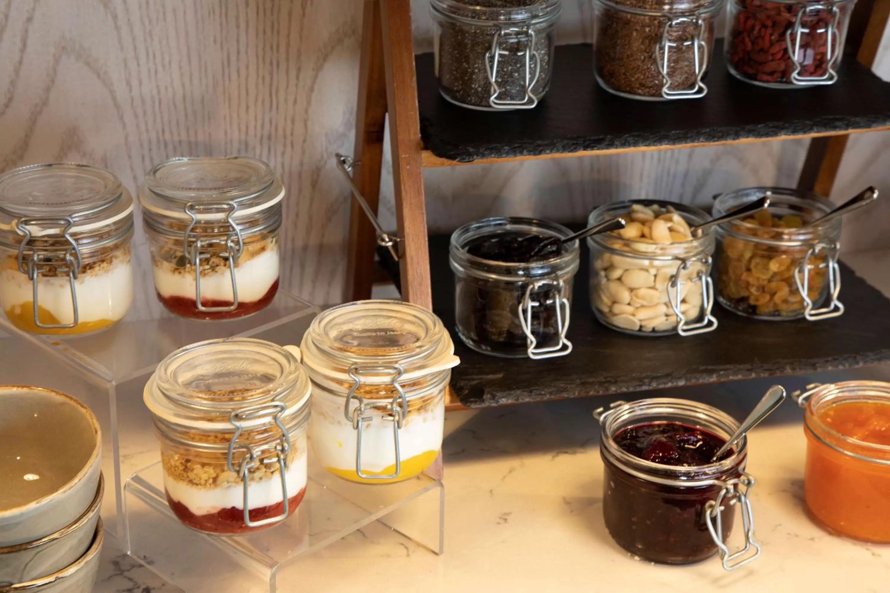 Dining area in Se Catedral Hotel Porto, Tapestry Collection By Hilton