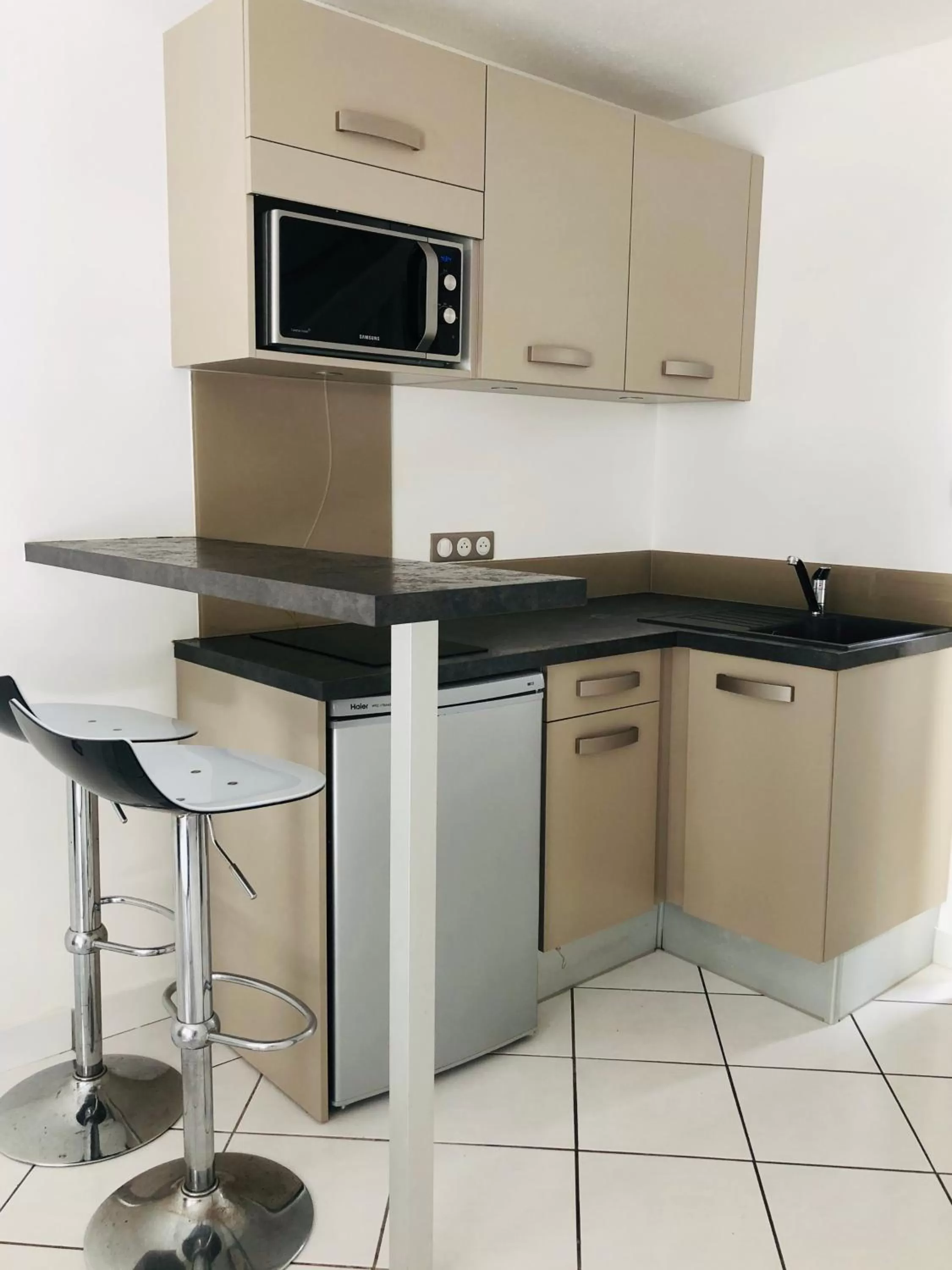 Kitchen or kitchenette, Kitchen/Kitchenette in Centr'Hotel