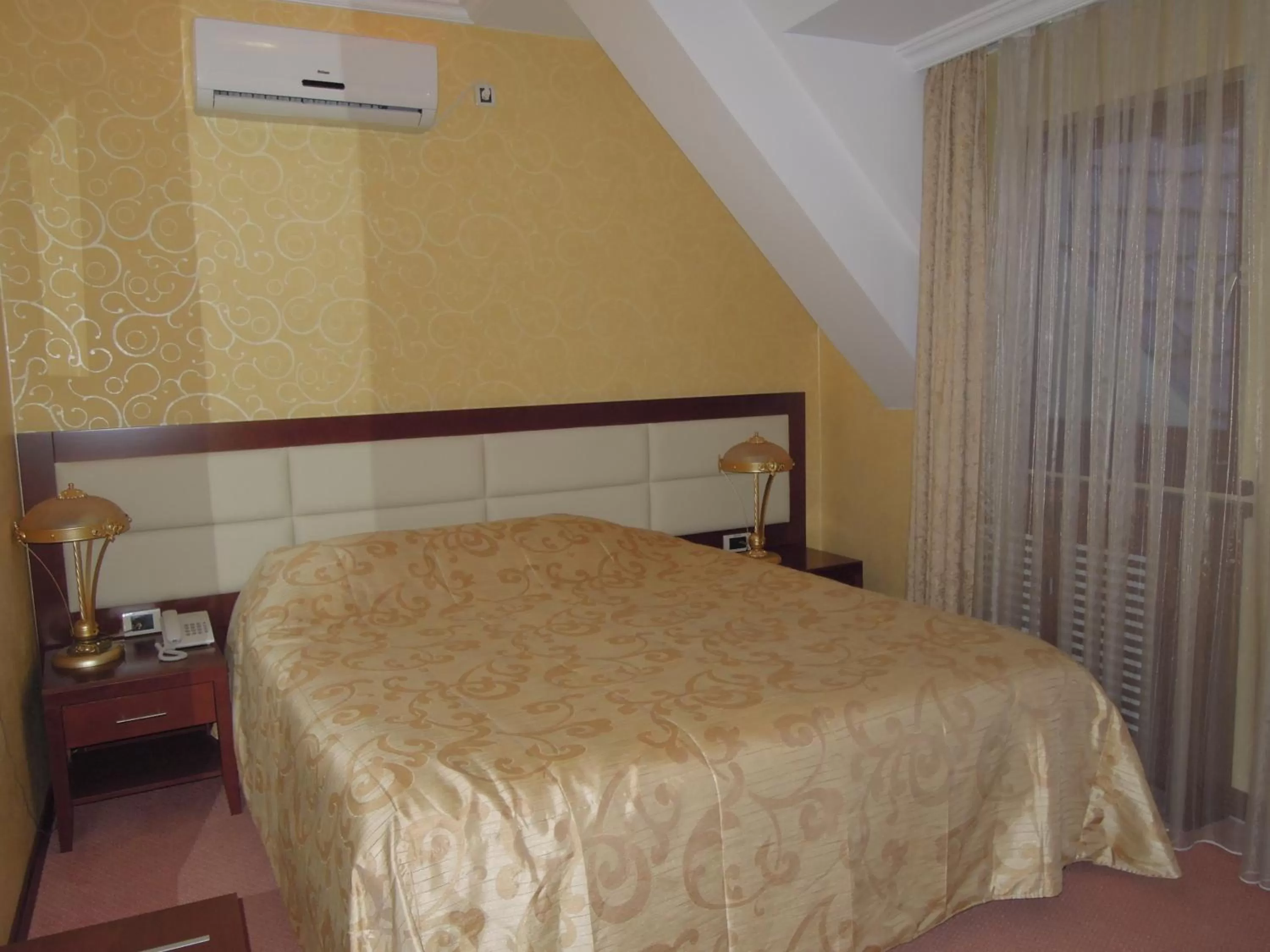 Bed in Hotel Sucevic Garni