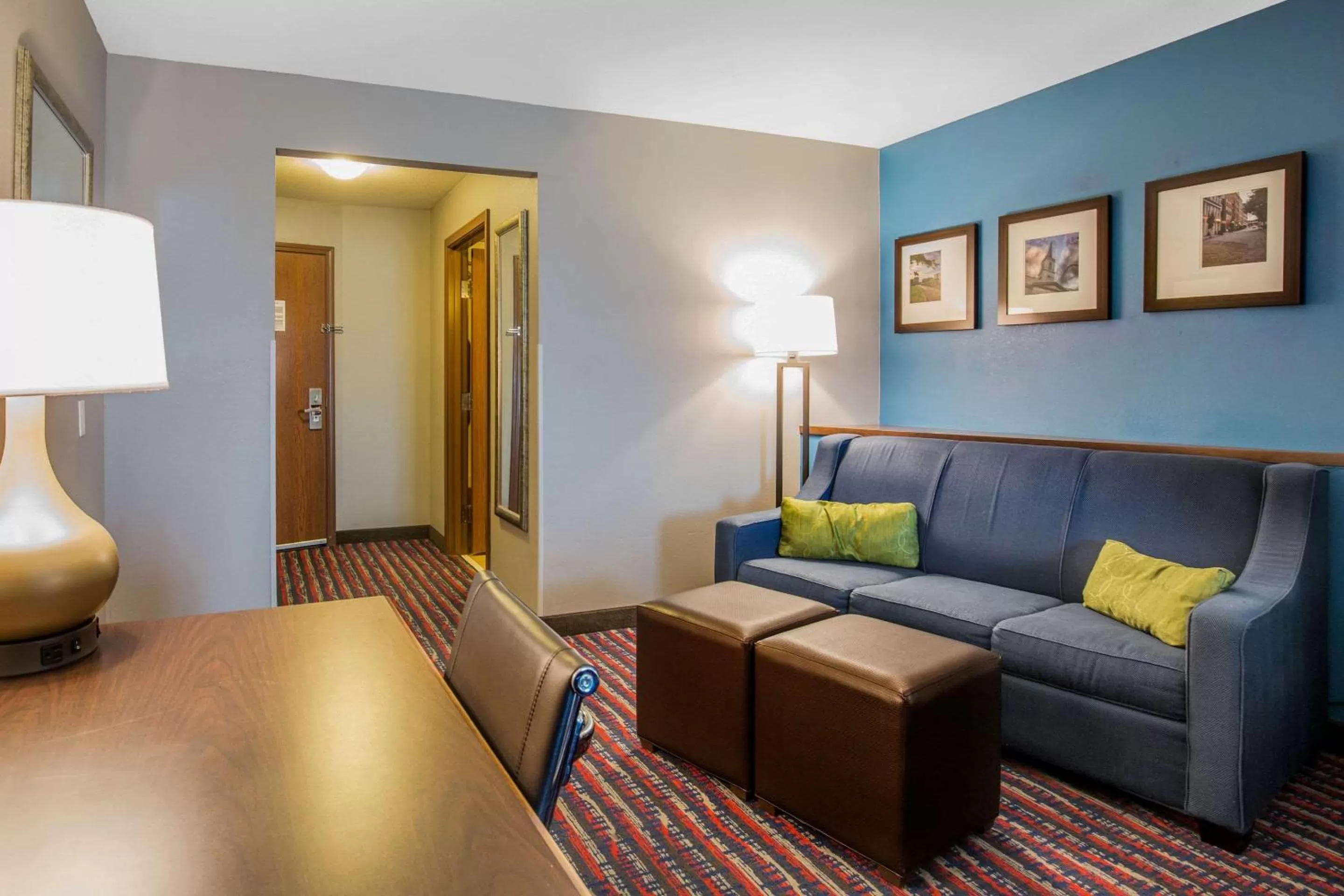 Living room in Comfort Suites Fairview Heights Saint Louis