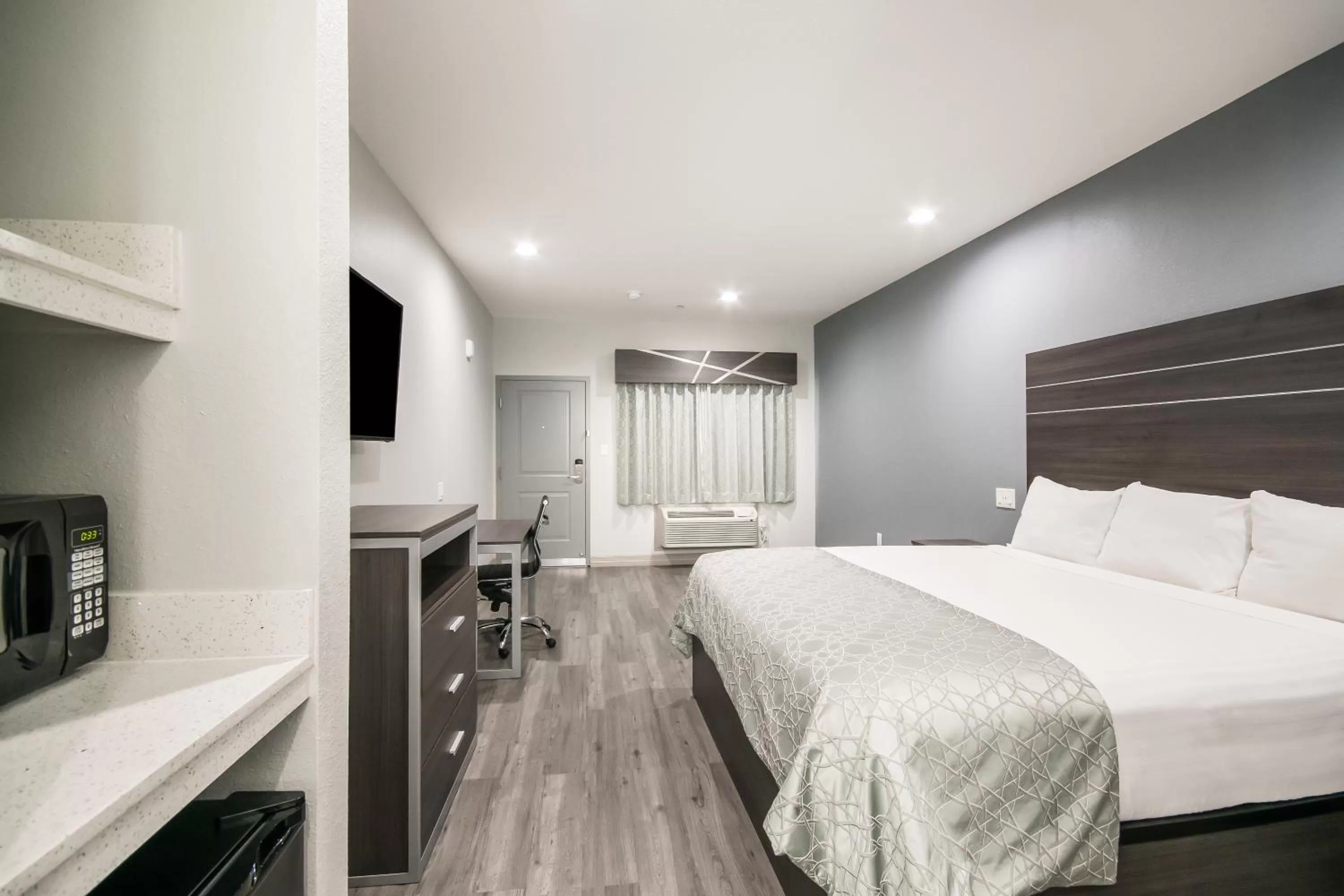 Bed in Americas Best Value Inn & Suites Northeast Houston Downtown I-610