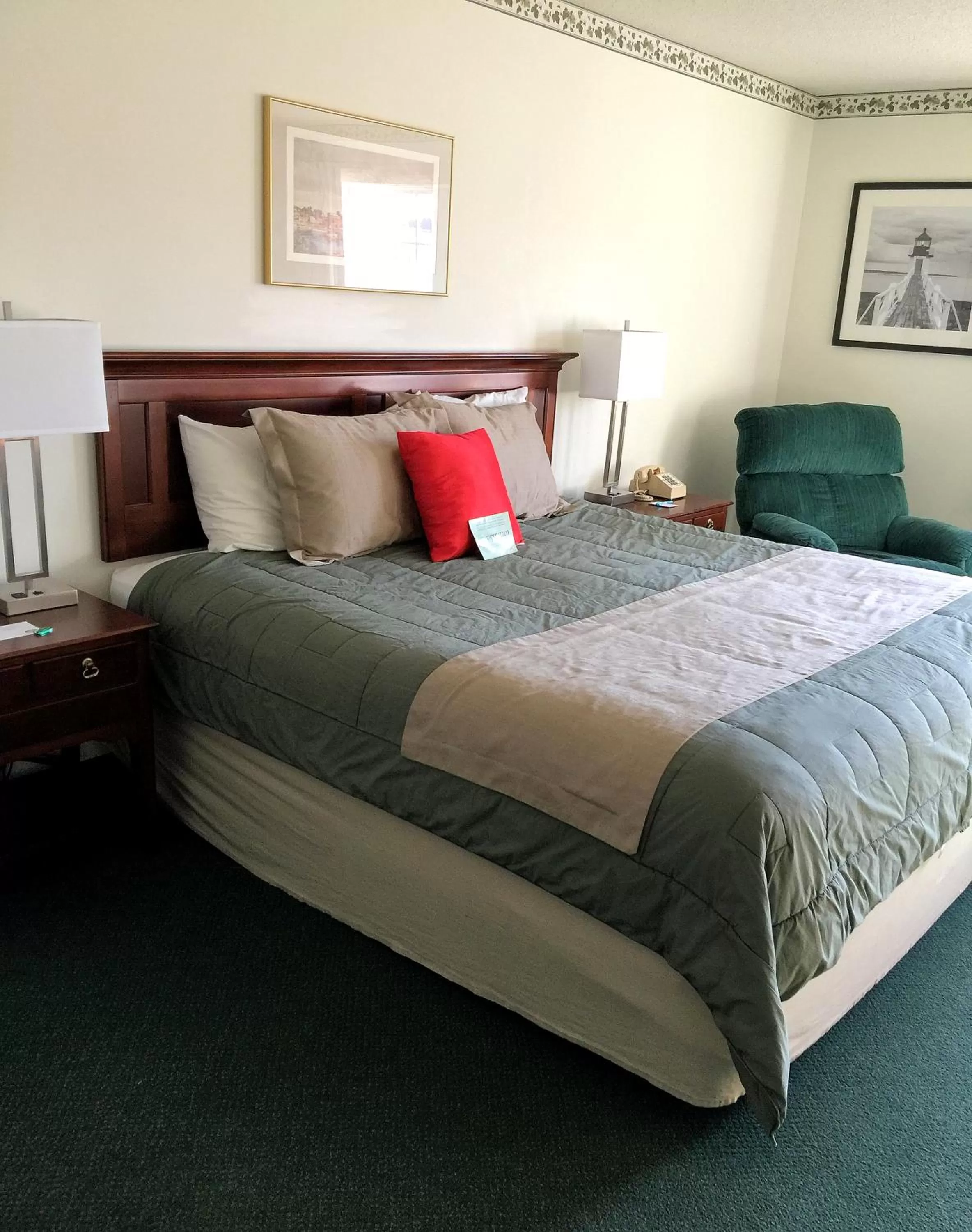 King Room- Third Floor in Camden Riverhouse Hotel and Inn