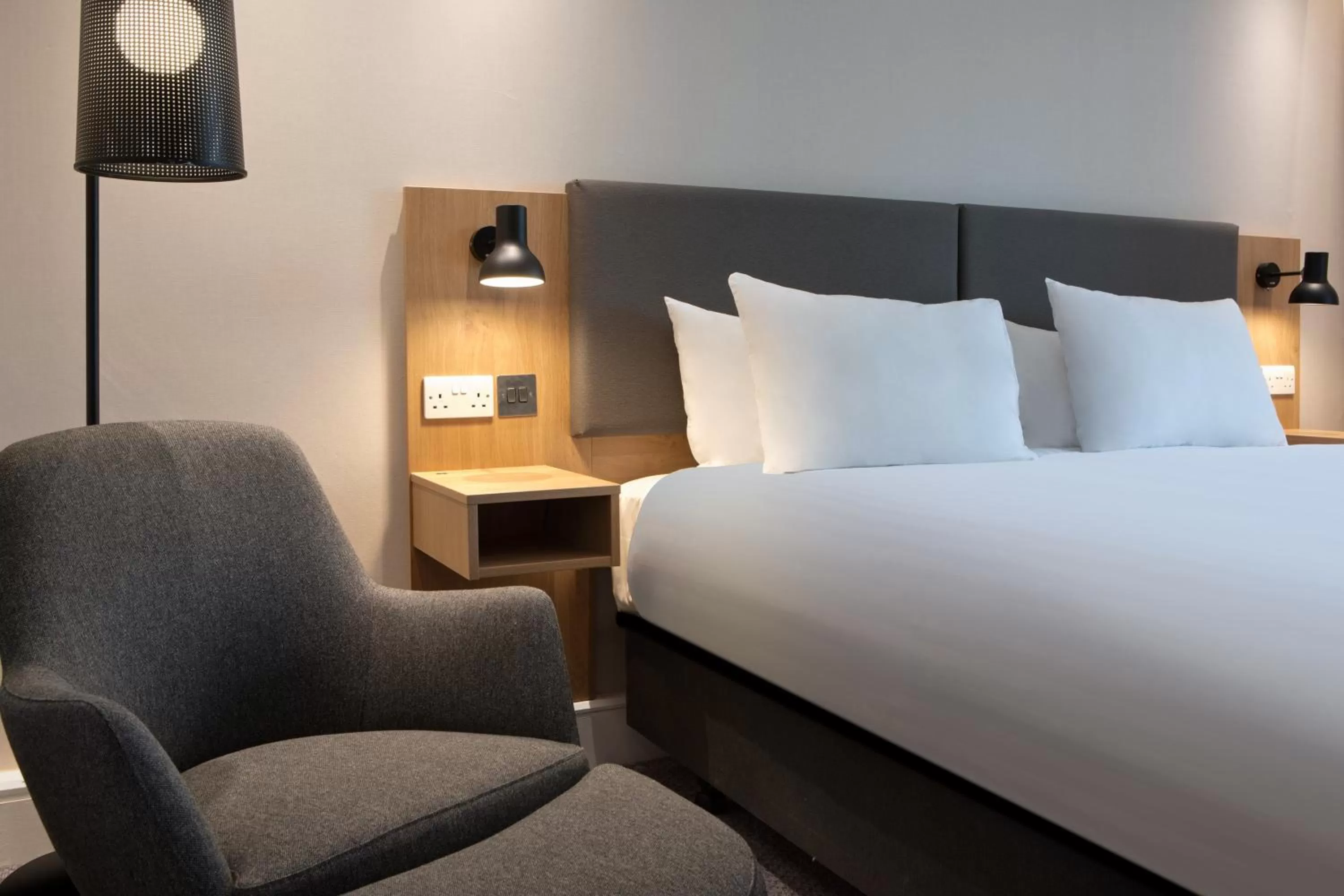 Photo of the whole room, Bed in Holiday Inn Bolton Centre by IHG