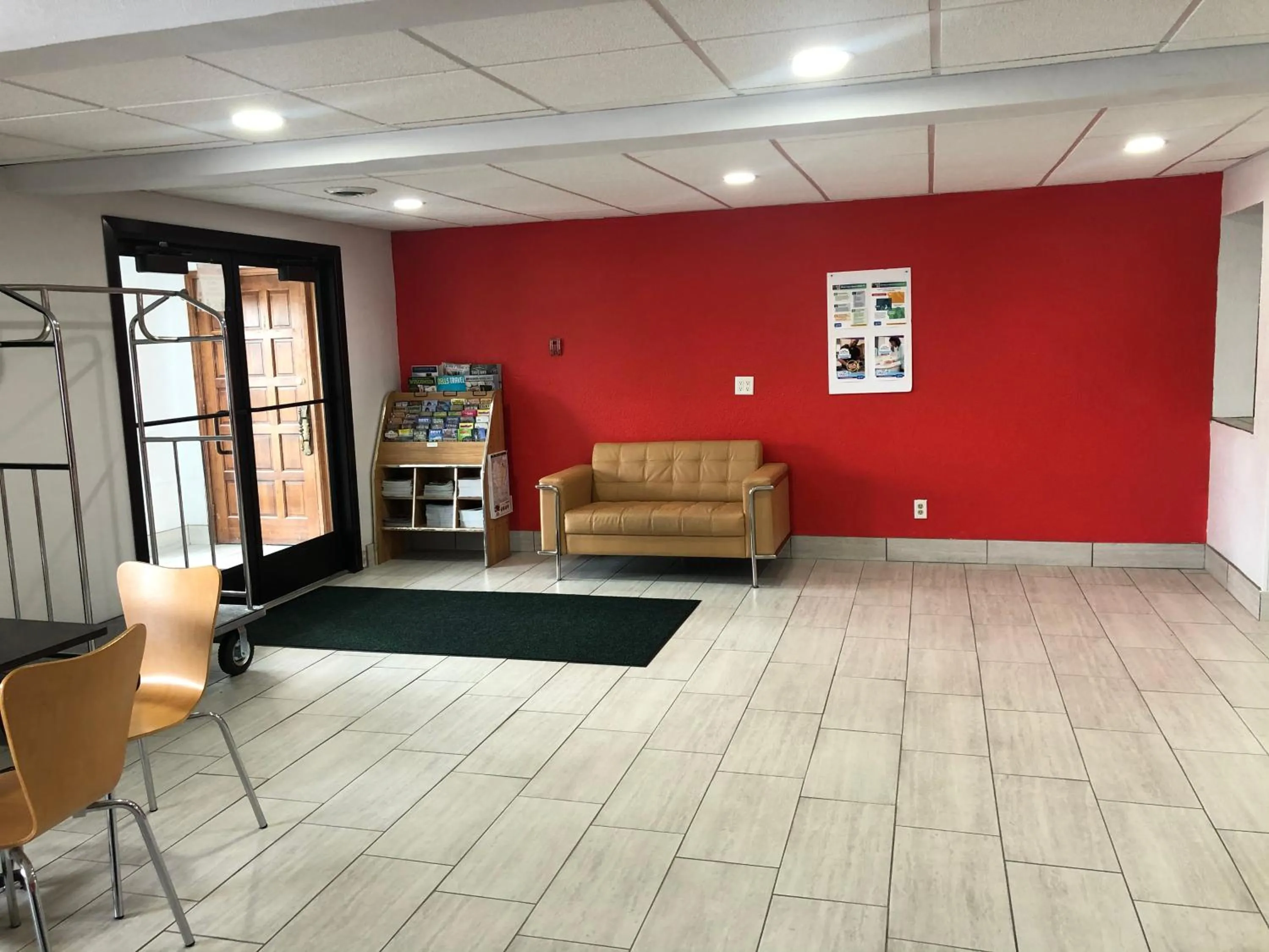 Lobby or reception in Super 8 by Wyndham Plover Stevens Point Area