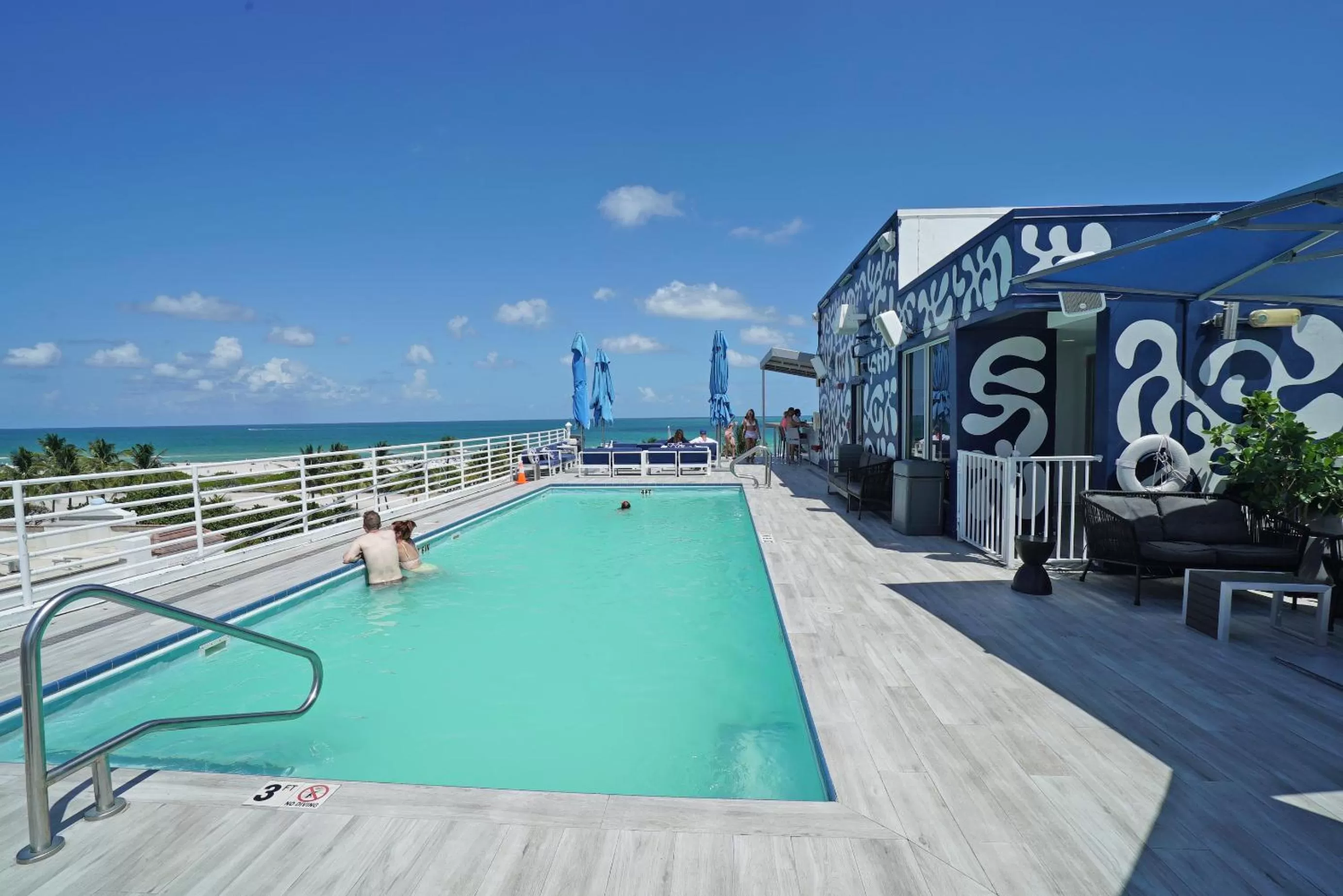 Swimming pool in Deluxe apartments at the Congress