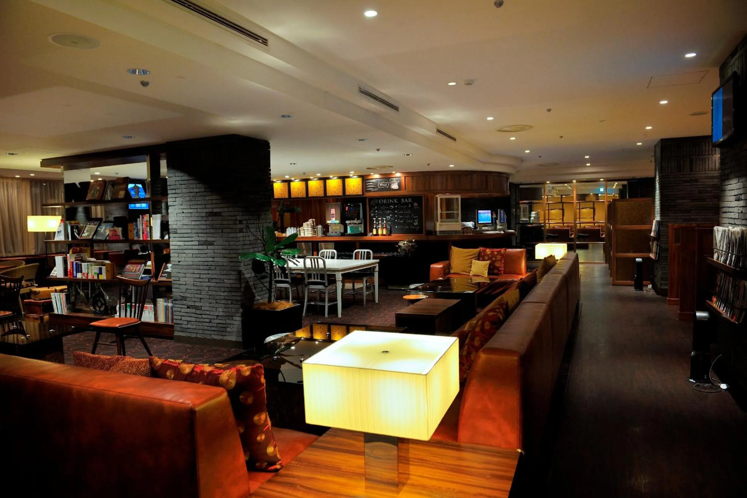 Communal lounge/ TV room in Shinagawa Prince Hotel N Tower