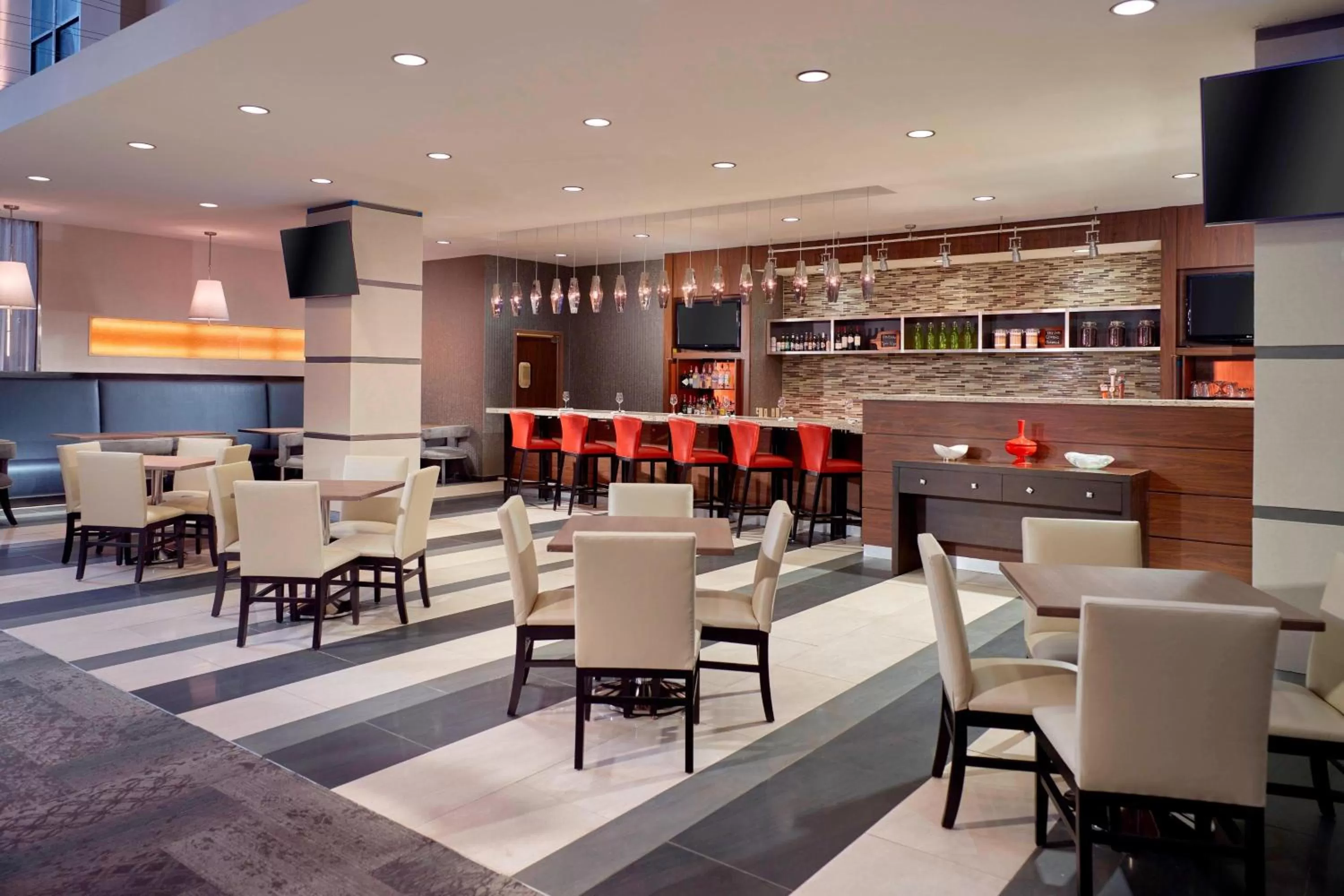 Restaurant/places to eat in Courtyard Atlanta Decatur Downtown/Emory