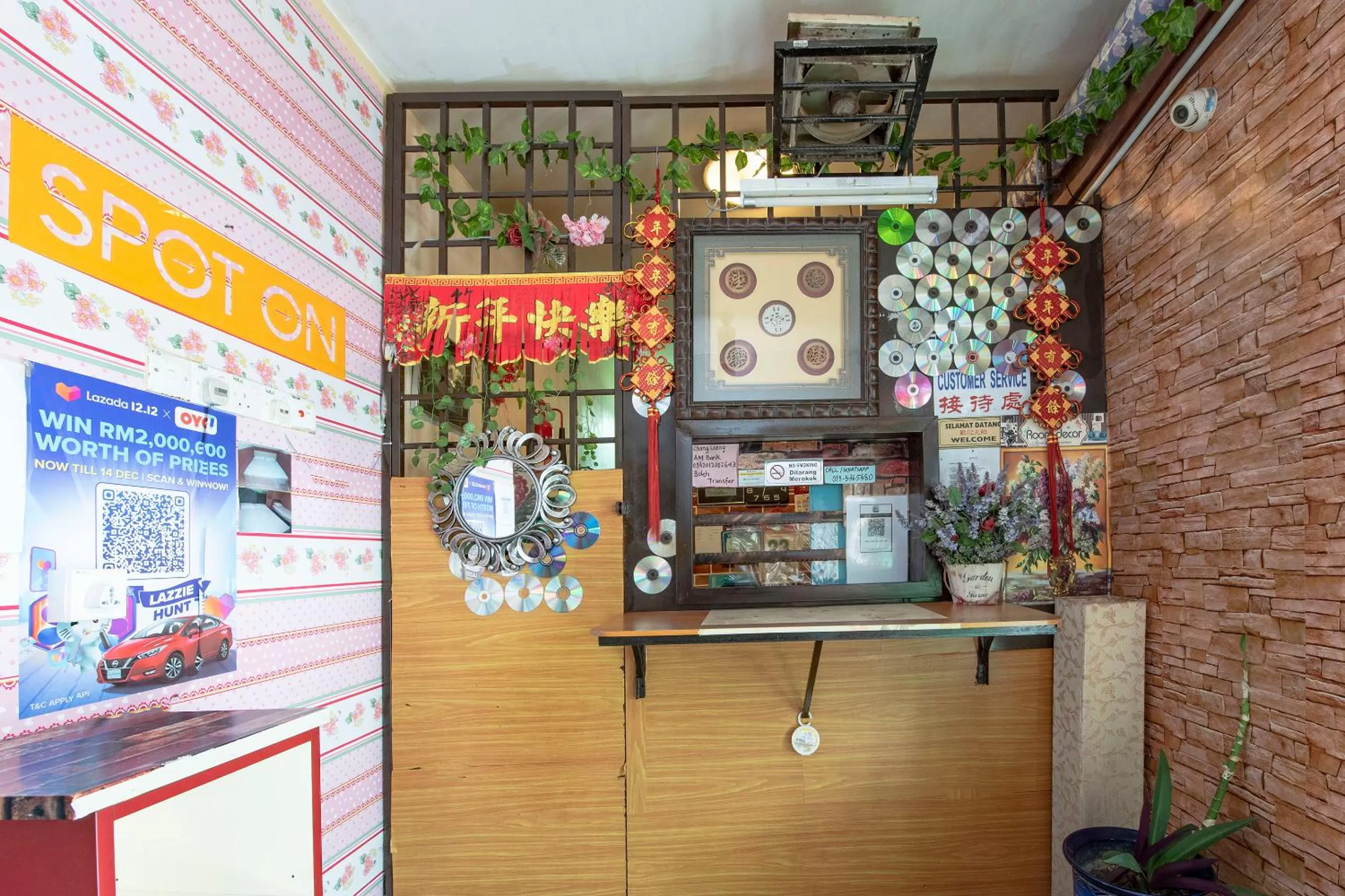 Lobby or reception in SPOT ON 90305 Hen Hen Hotel