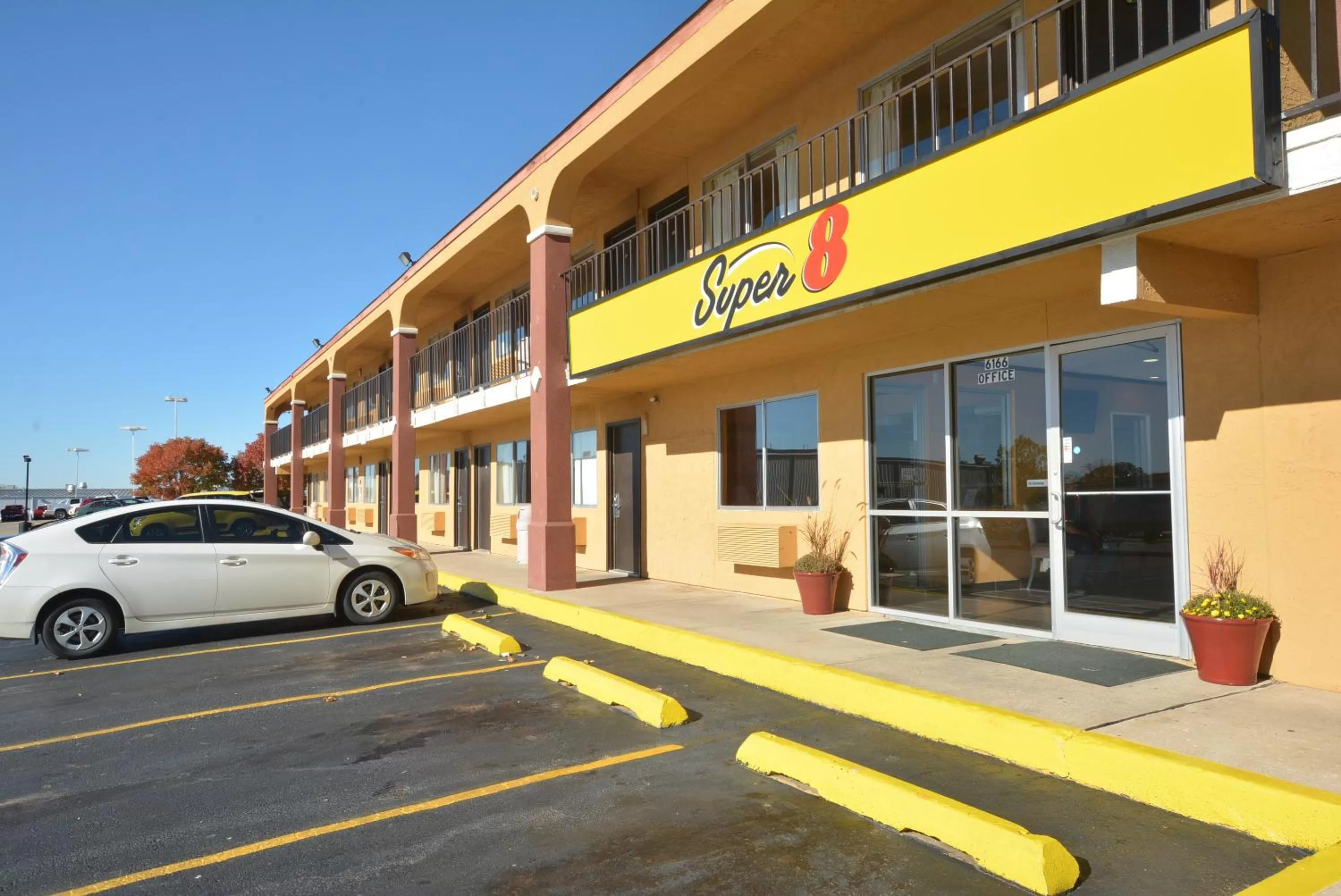 Facade/entrance in Super 8 by Wyndham Midwest City OK