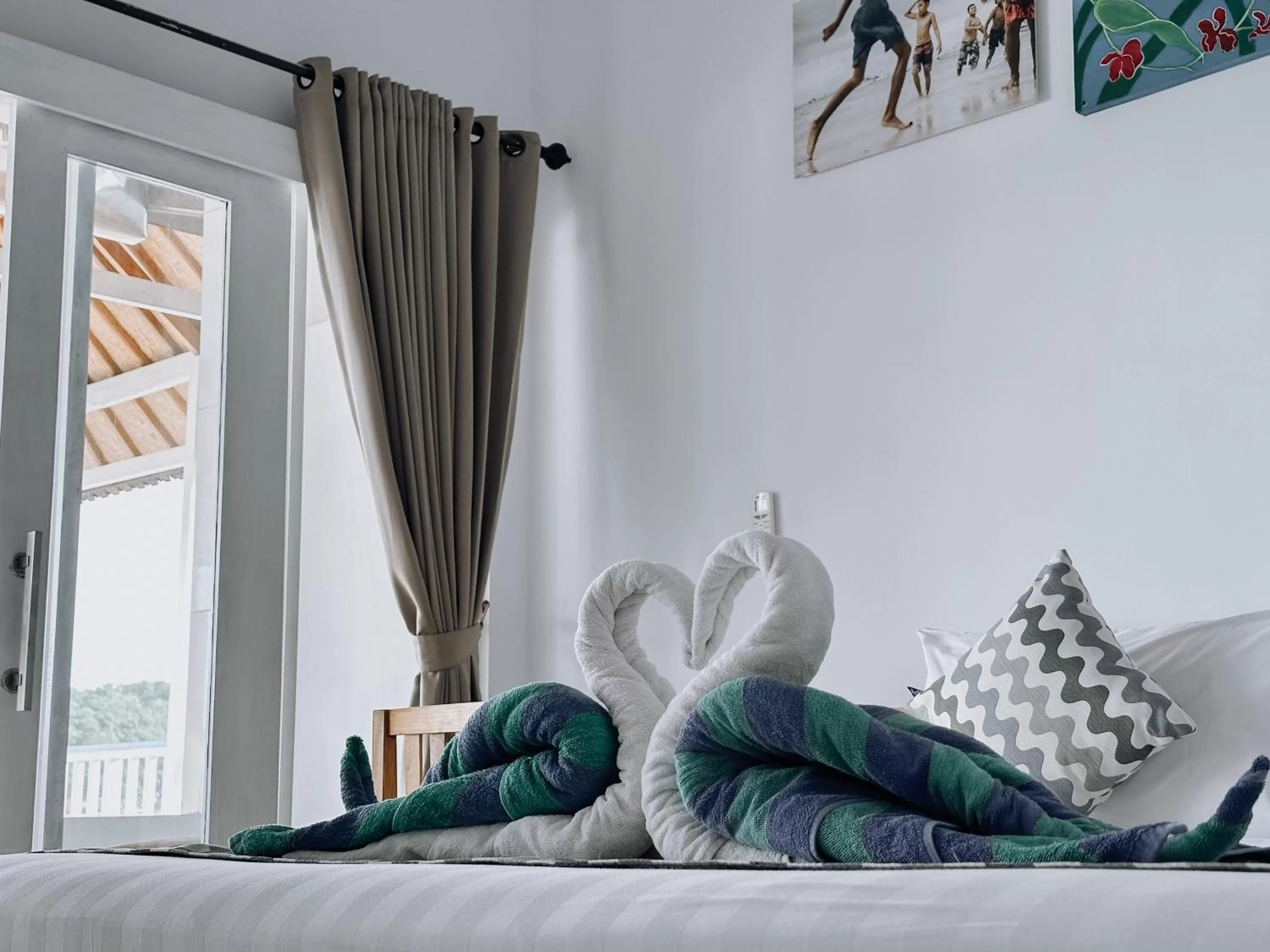 Bed in Aurora Beach View