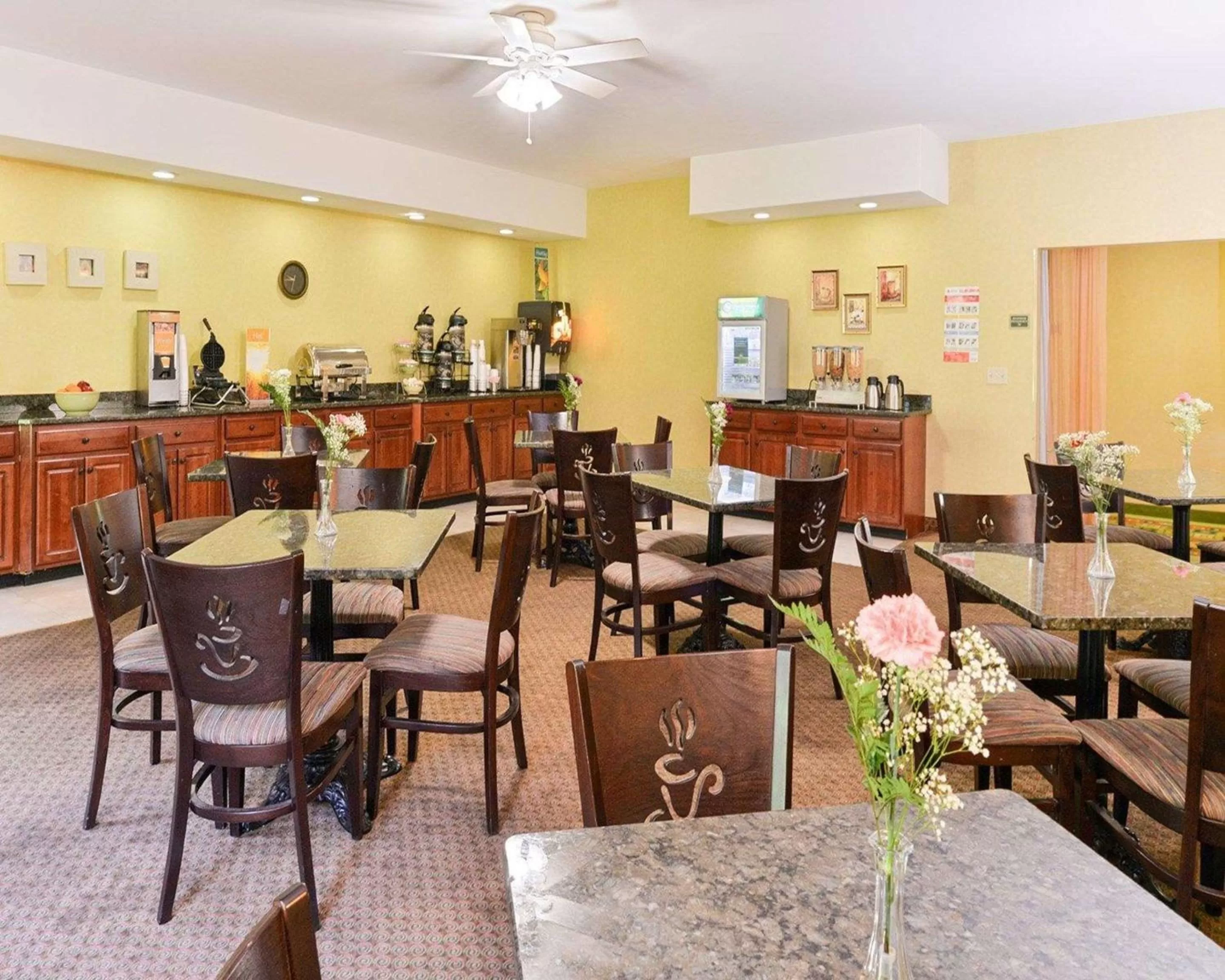 Restaurant/places to eat in Quality Suites Stratford