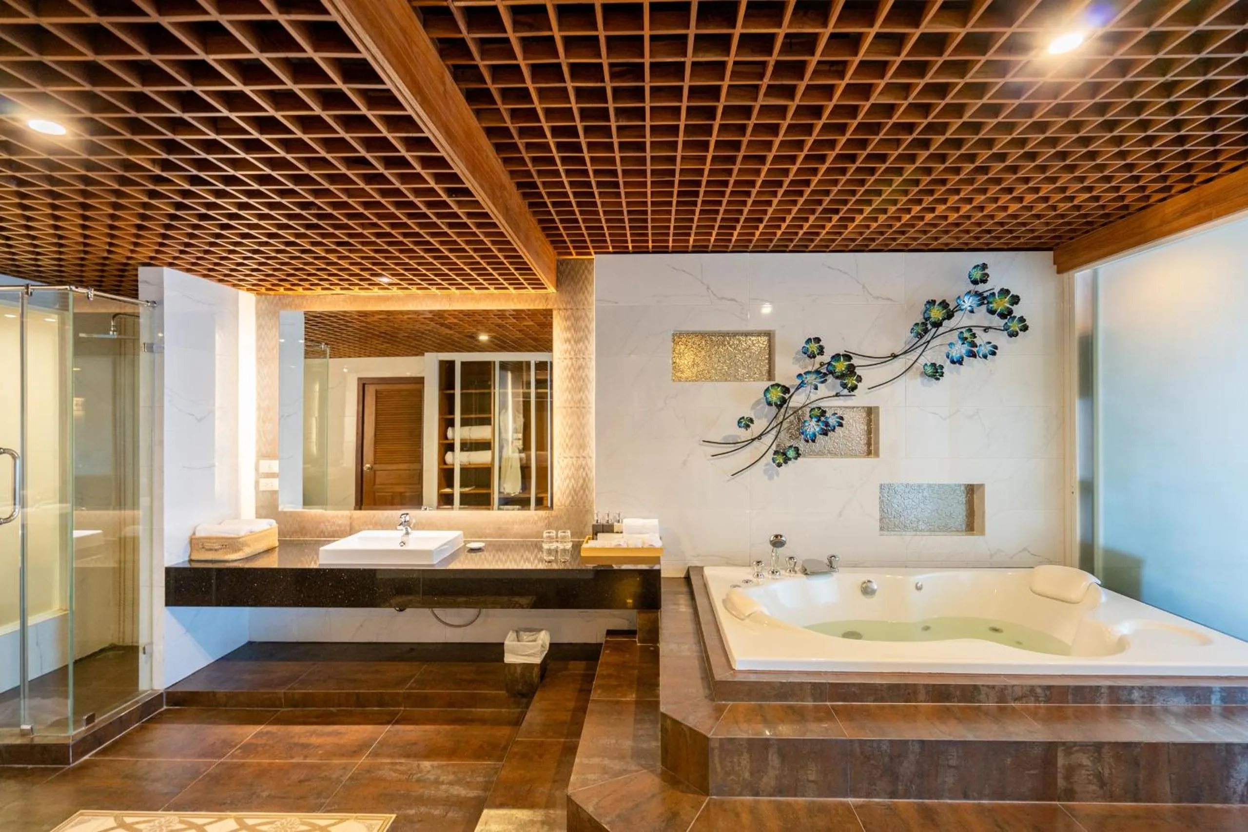 Bathroom, Bed in Khum Phucome Hotel -SHA Extra Plus