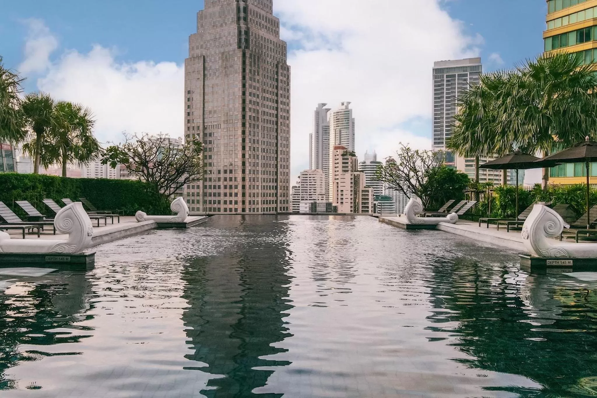 Swimming pool in Grande Centre Point Hotel Terminal21