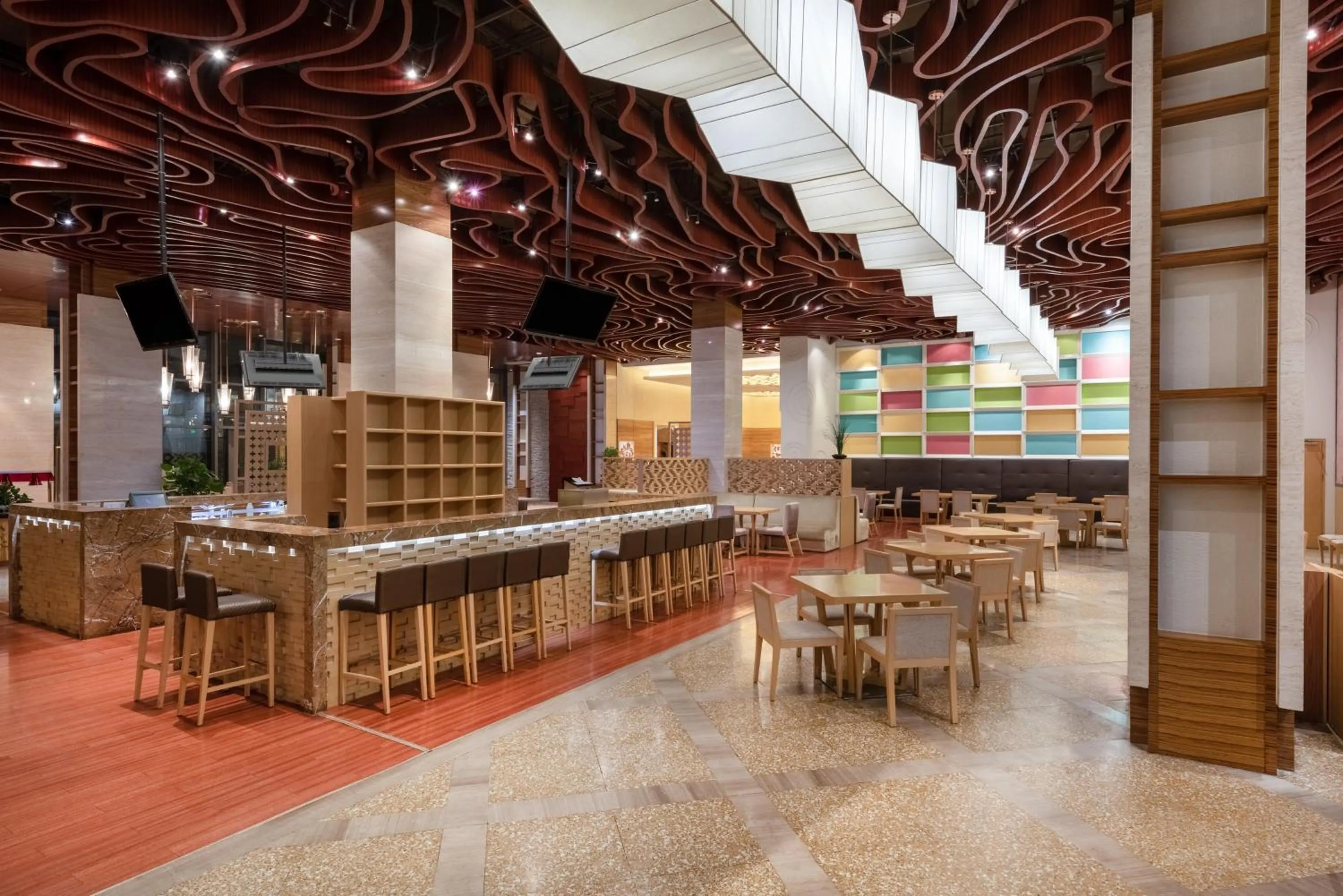 Restaurant/places to eat in Holiday Inn Beijing Shijingshan Parkview by IHG