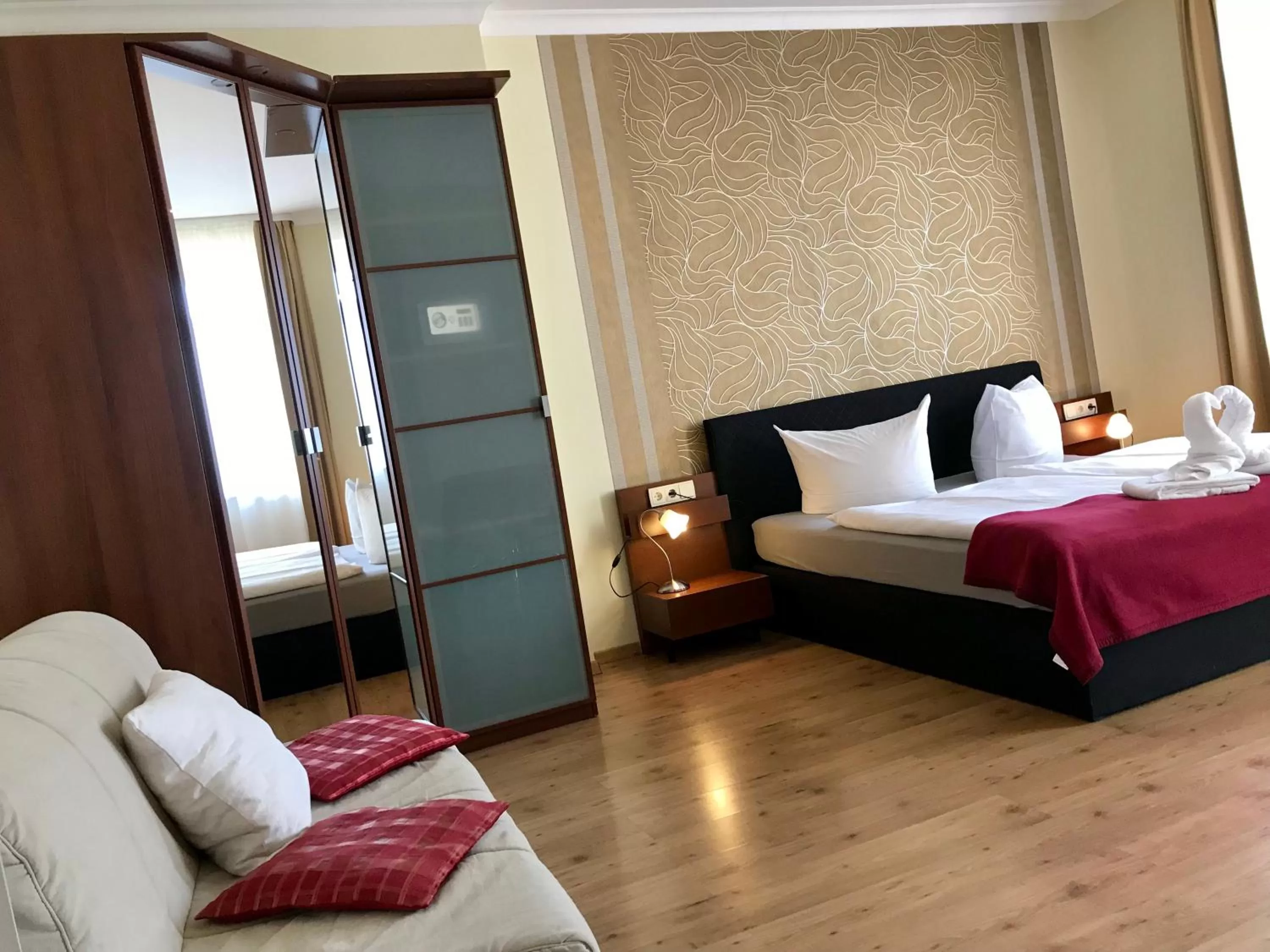 Photo of the whole room, Bed in Hotel via City Leipzig Mitte