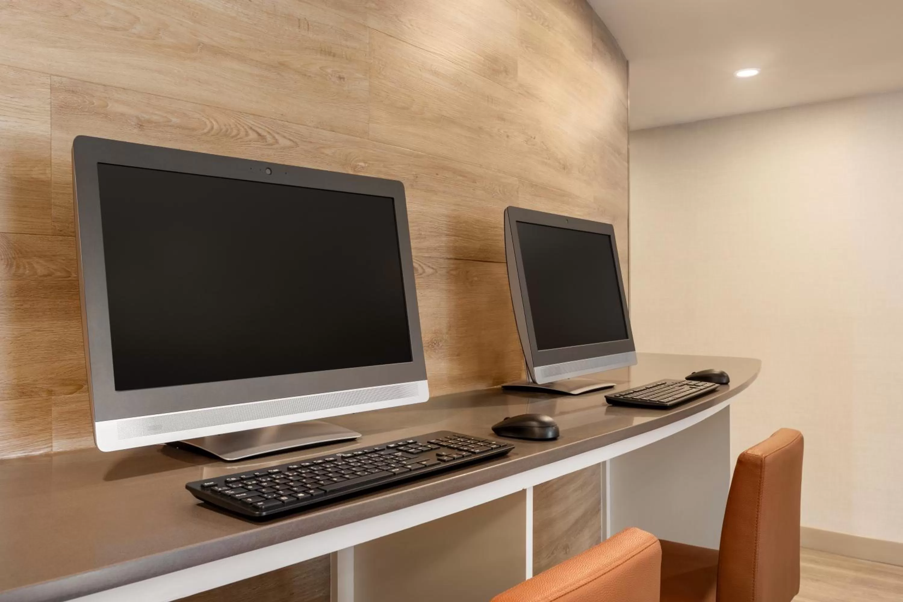 Area and facilities in Days Inn by Wyndham Toronto West Mississauga