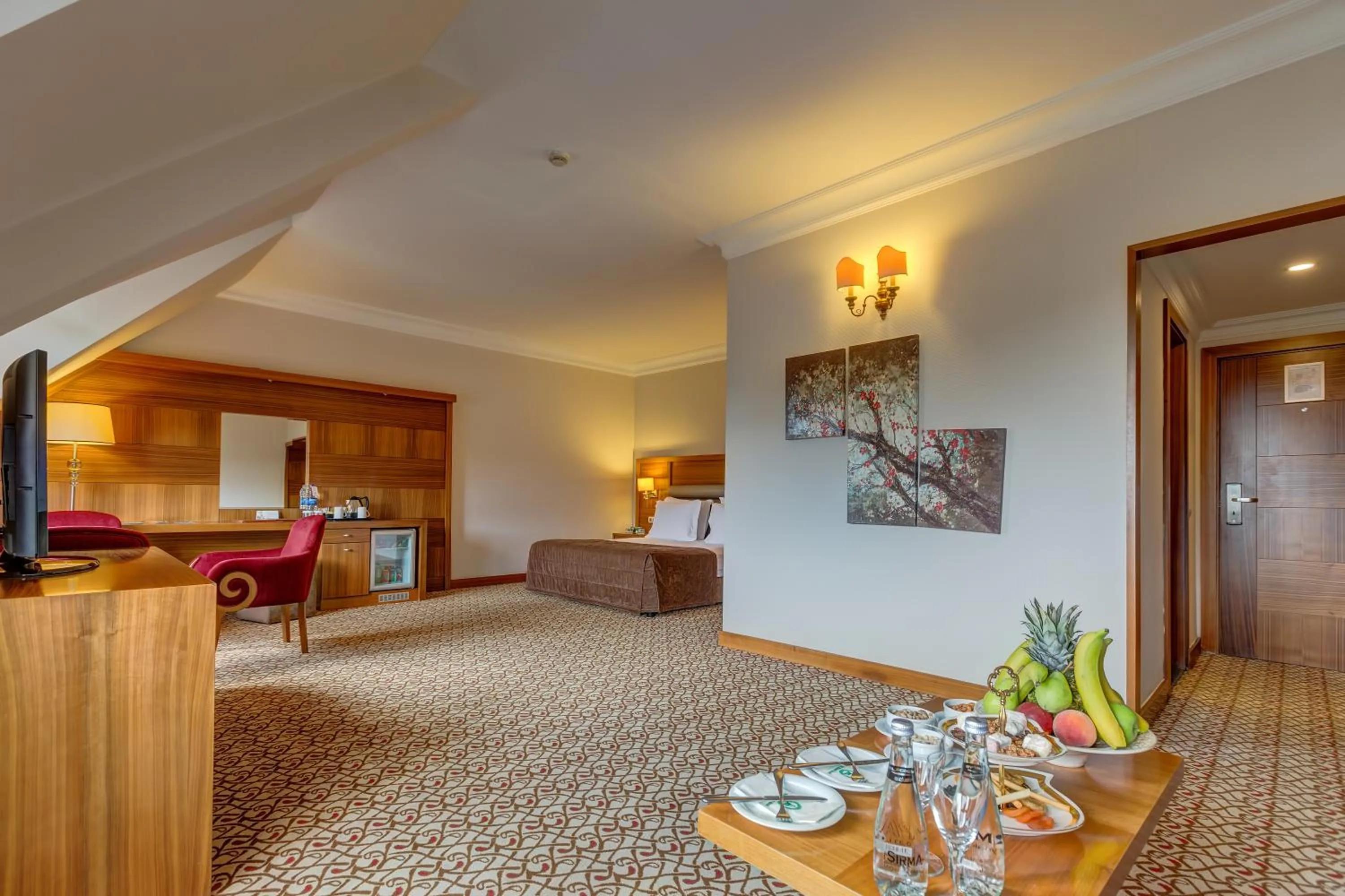 Photo of the whole room in Buyuk Abant Hotel