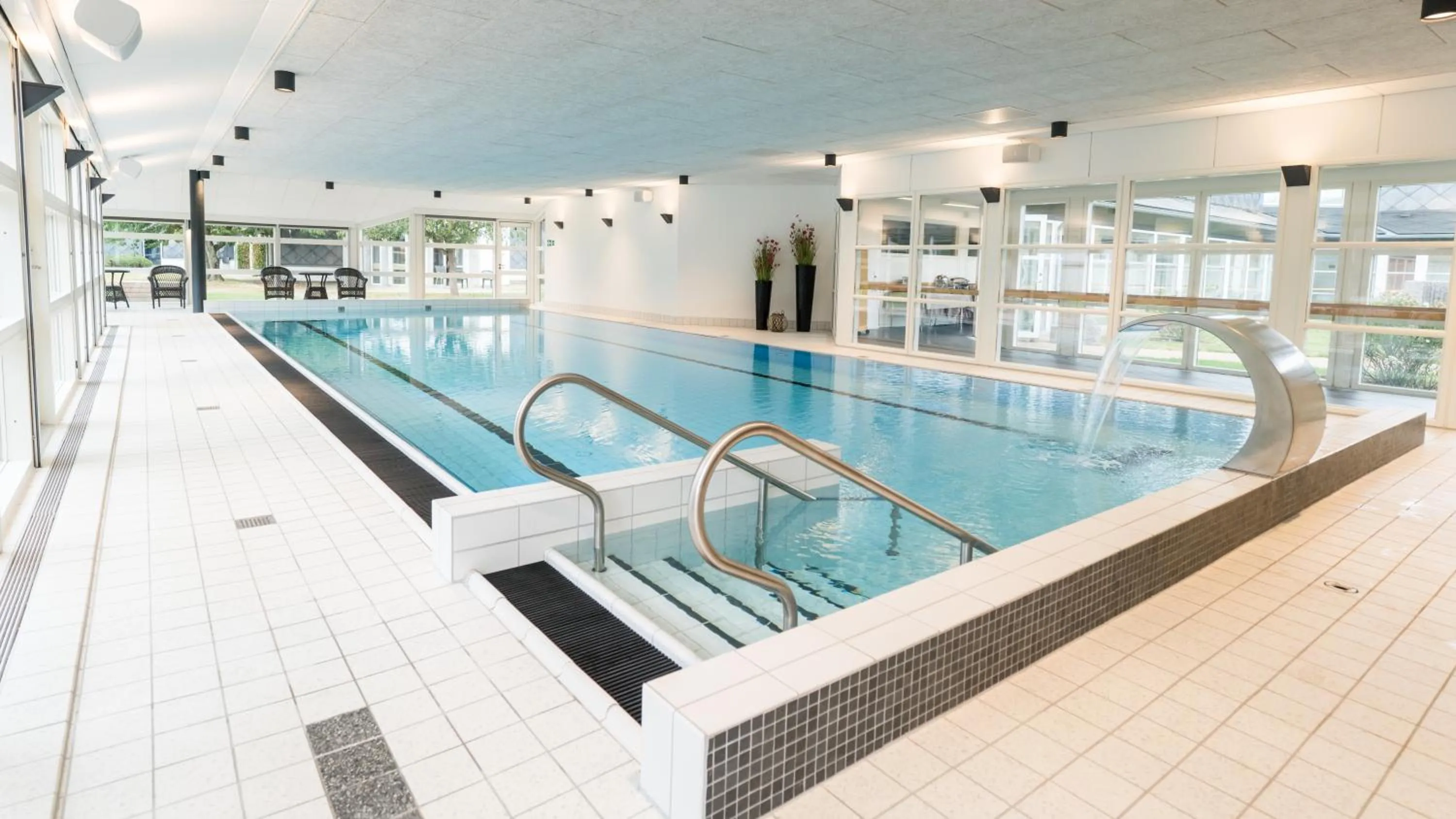 Swimming pool in Fuglsangcentret Hotel