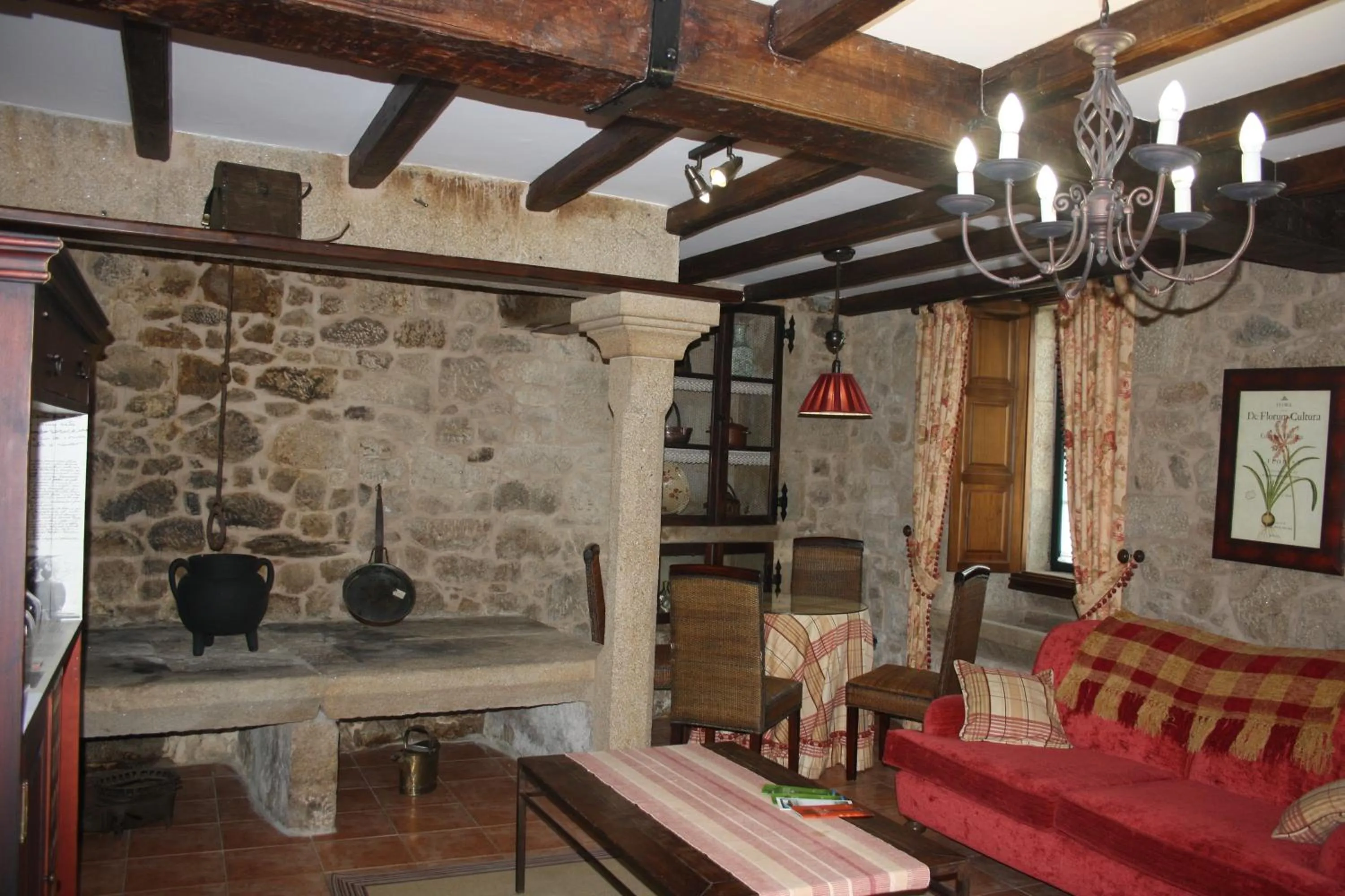 Communal lounge/ TV room in A Casa da Meixida