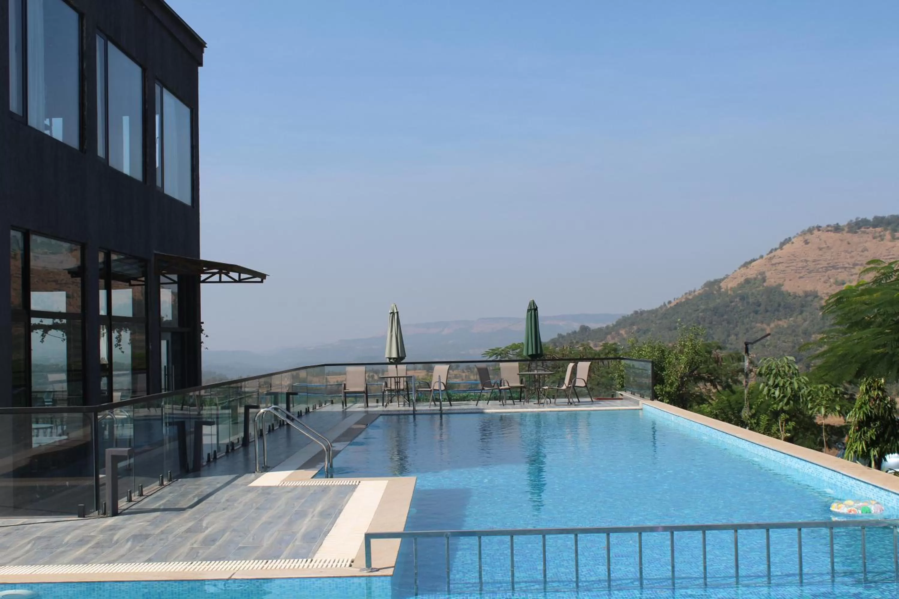 Swimming Pool in Paraiso Resort & Club