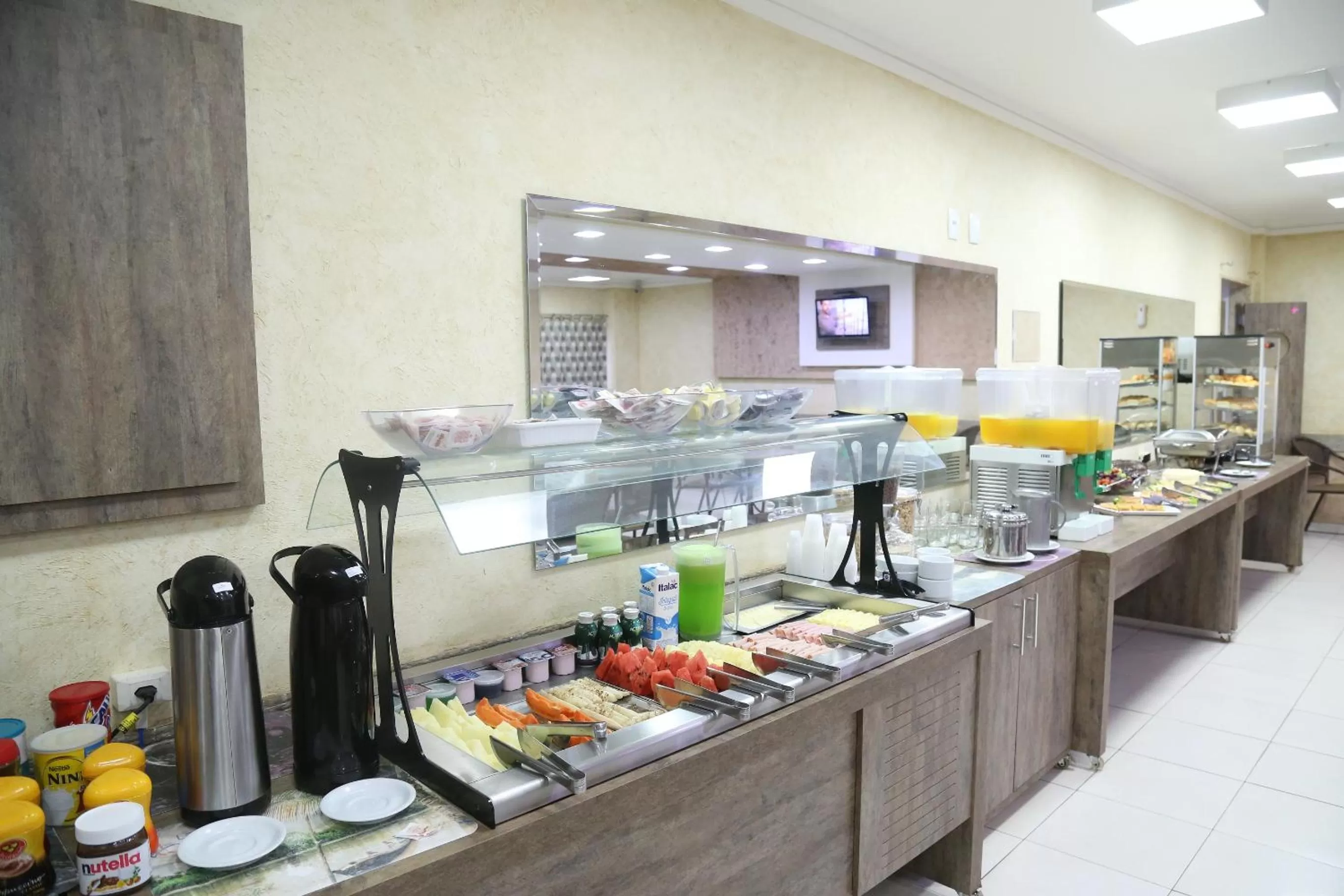 Food and drinks in Larison Executive - by Easy Hotéis