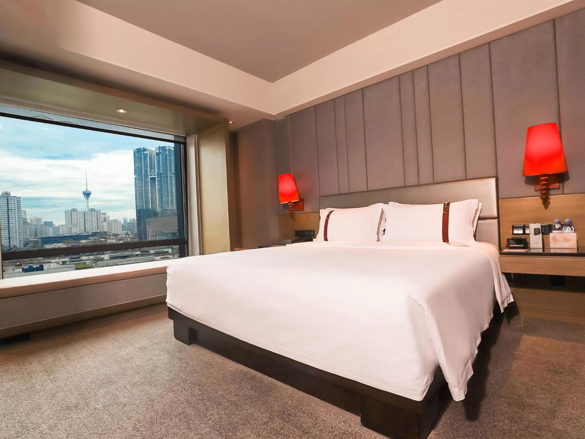 Bedroom, Bed in Rhombus Park Aura Chengdu Hotel
