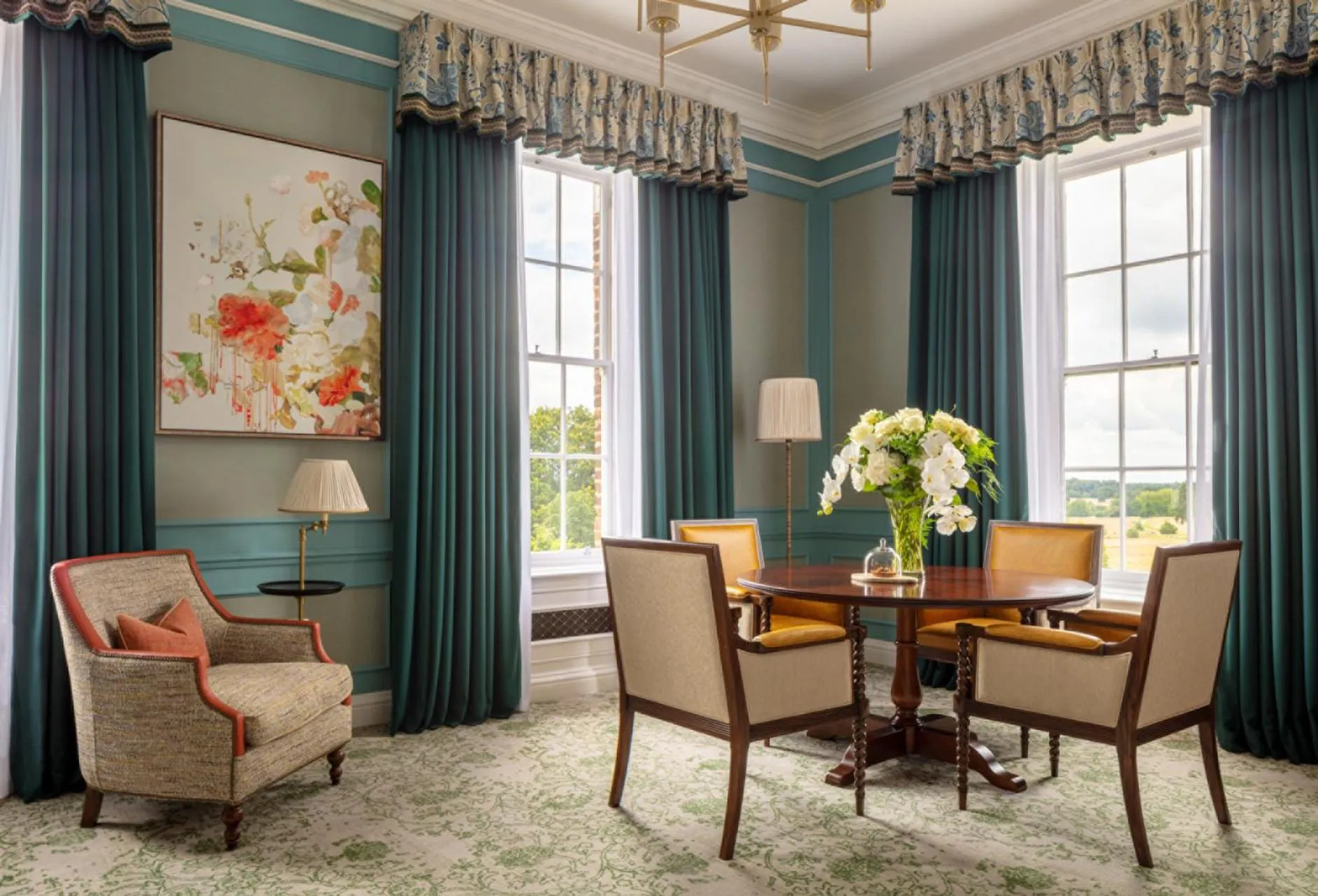 Living room in Four Seasons Hotel Hampshire