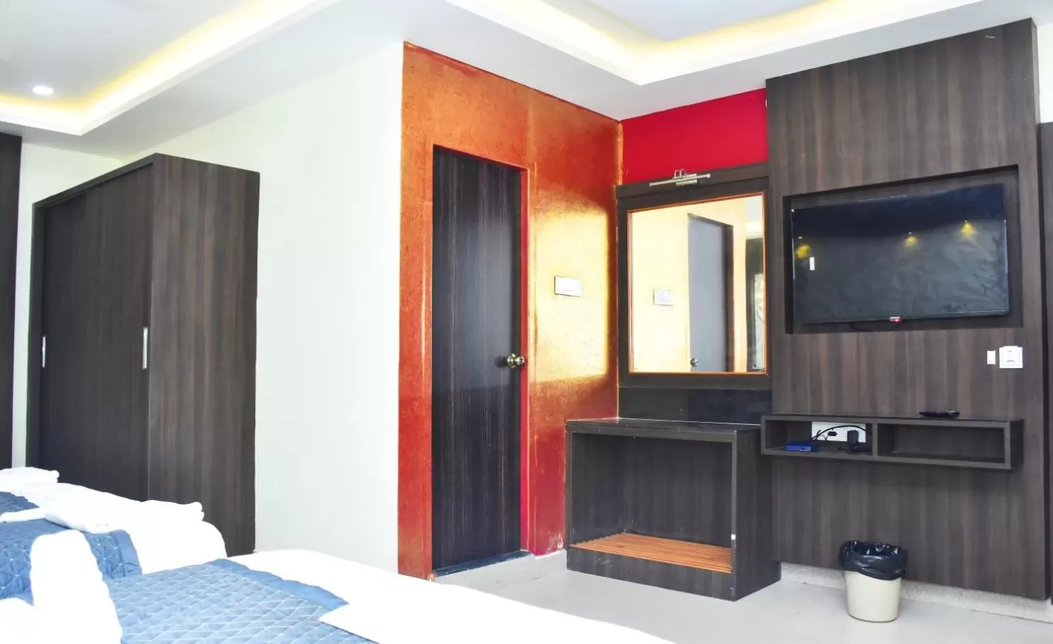 TV and multimedia, Bed in Hotel La Gowri, Coorg