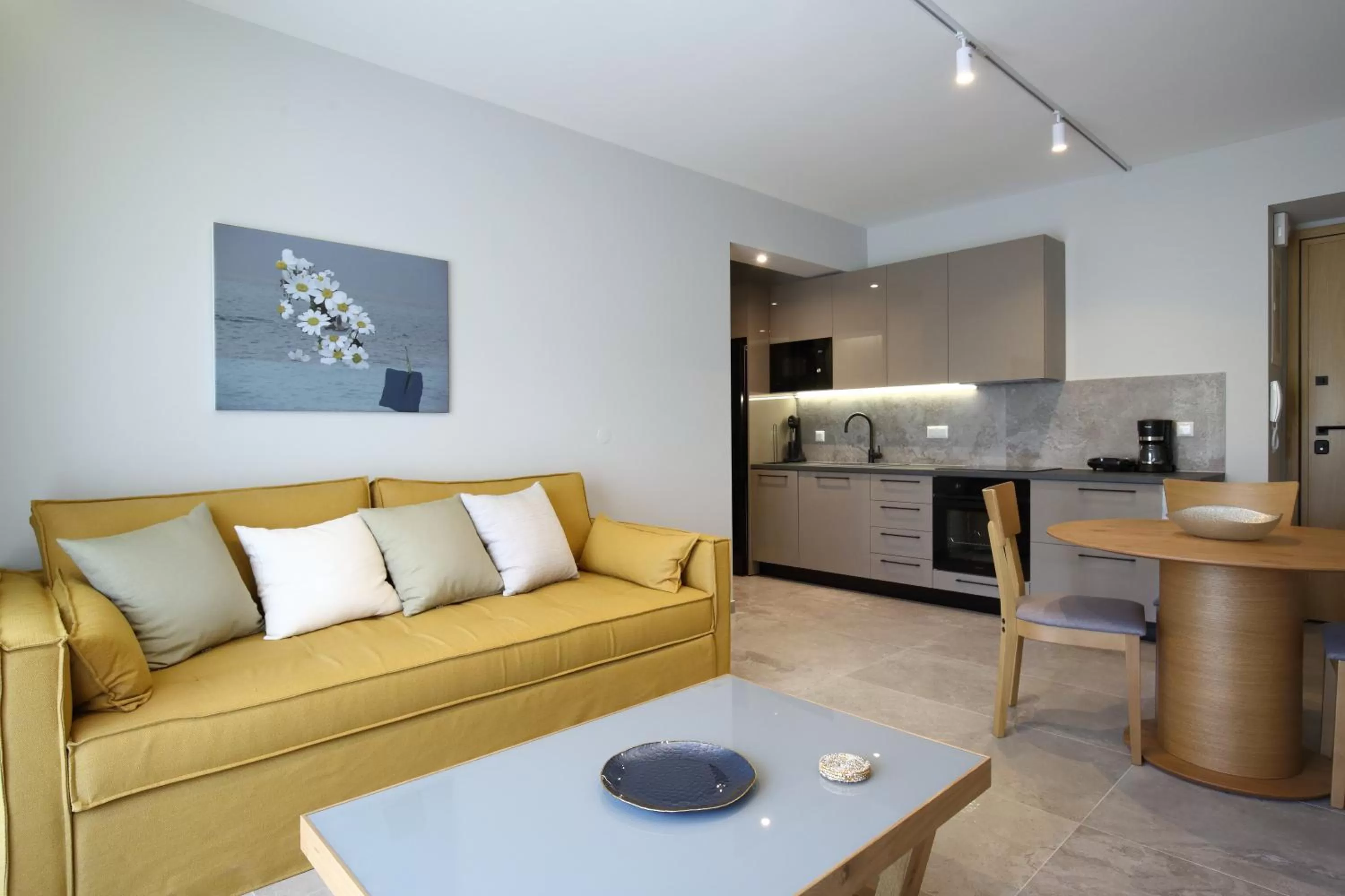 Coffee/tea facilities in Carabella Residence