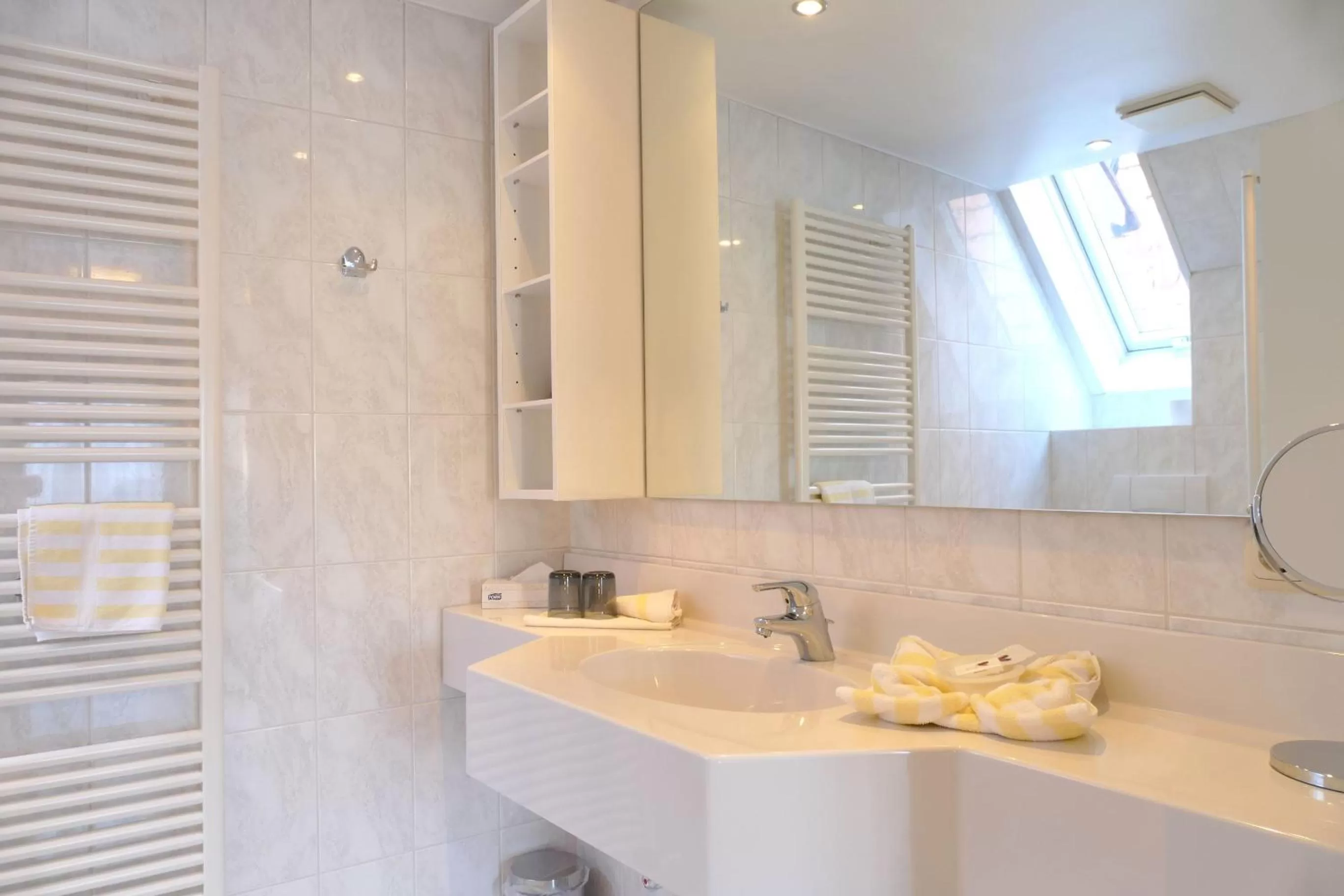 Bathroom in Altstadthotel "Zum Hechten"