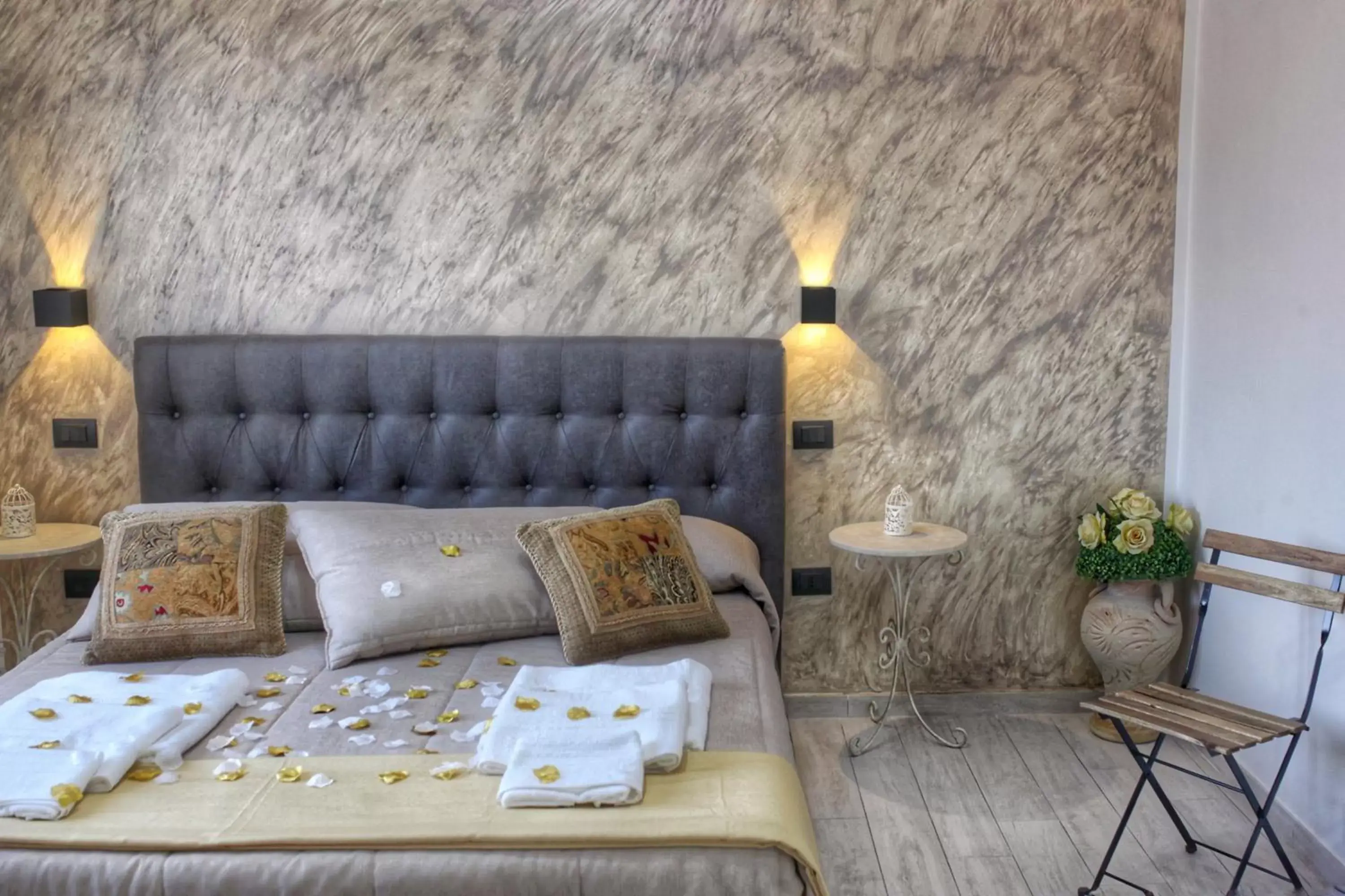 Deluxe Room (2 Adults + 1 Child) in Domus Michaeli B&B Pompei Deluxe Room (2 Adults + 1 Child) in Domus Michaeli B&B Pompei