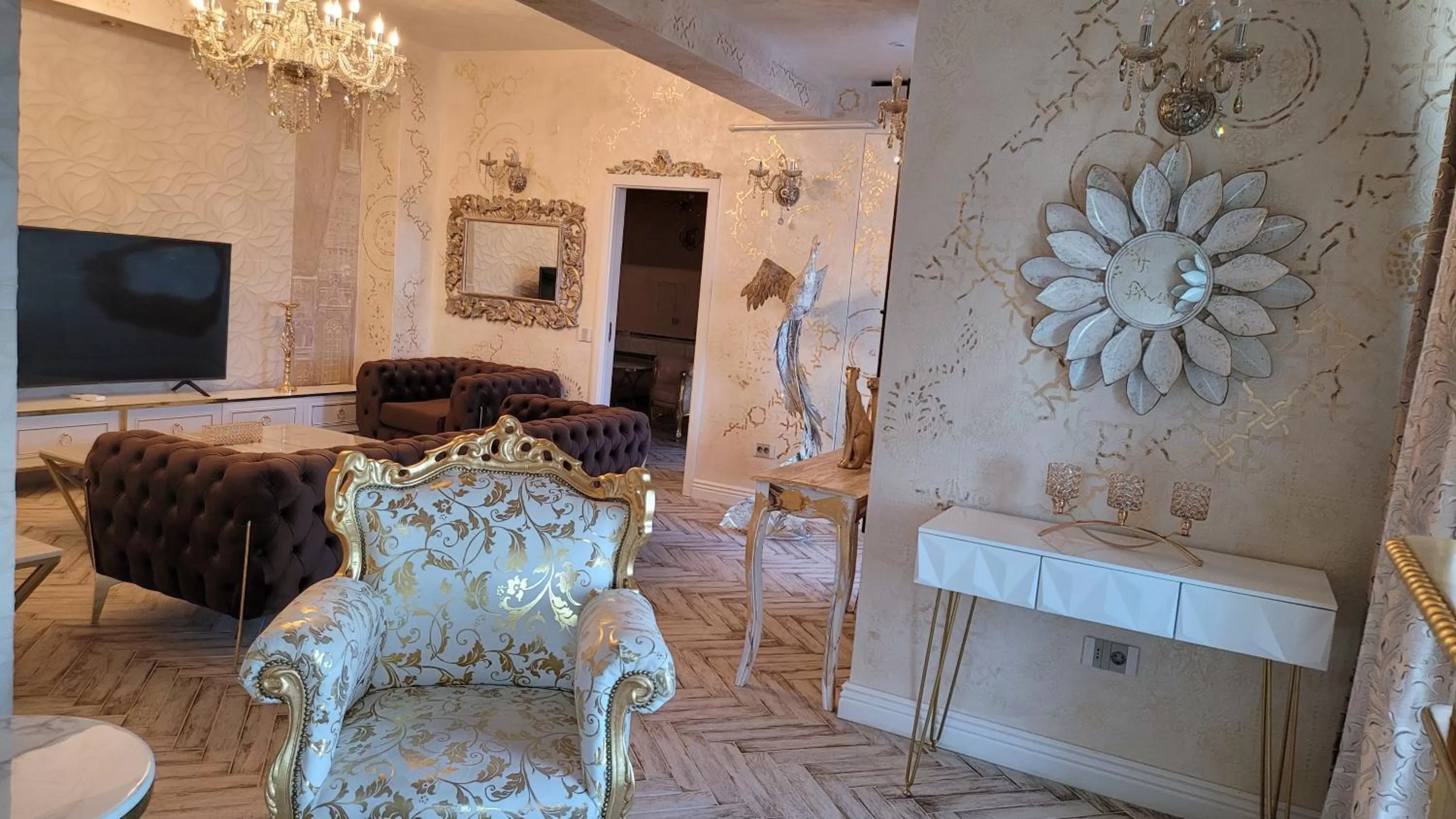 TV and multimedia, Seating Area in Terrace Suites Iasi