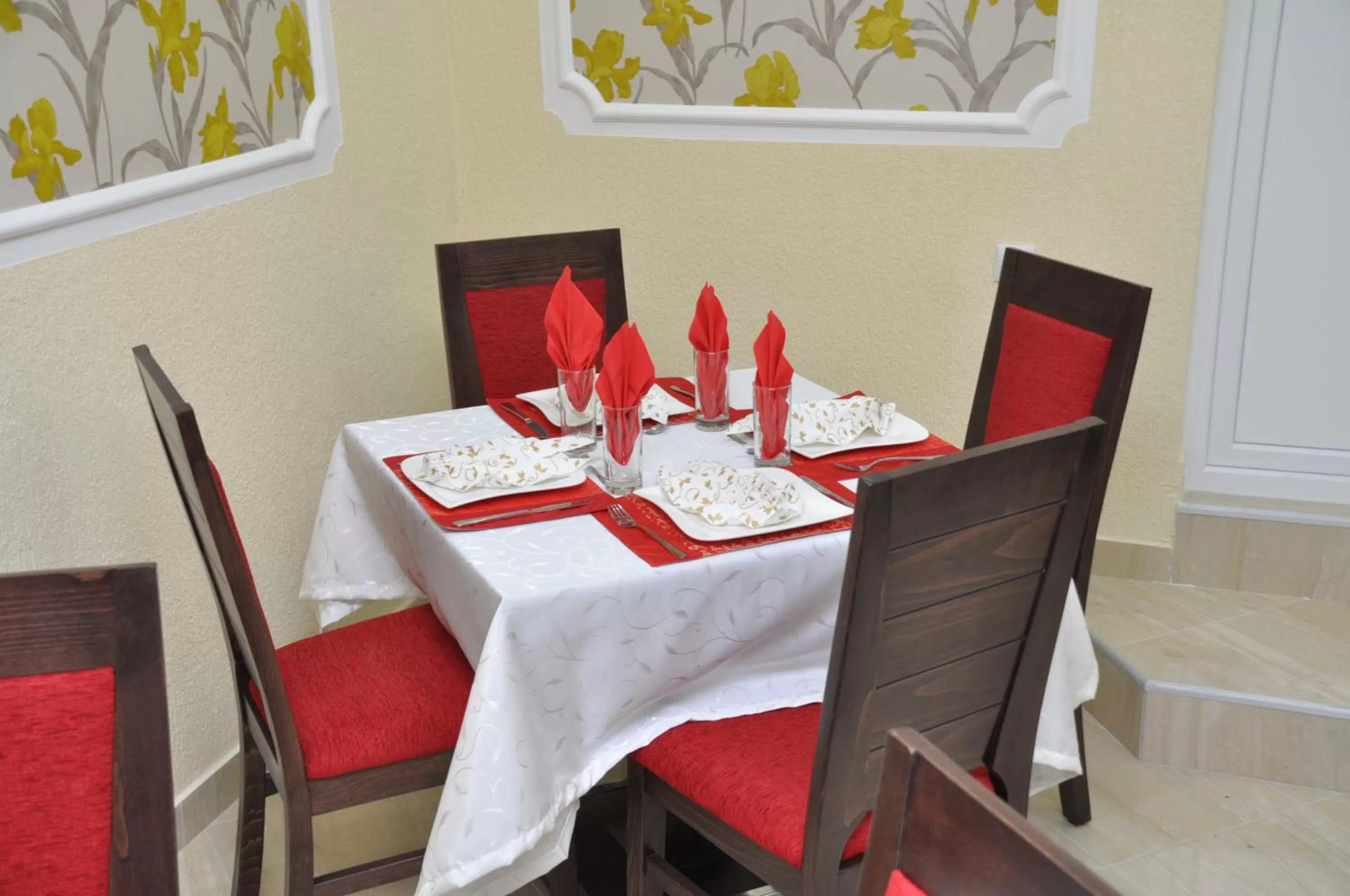 Lunch, Restaurant/Places to Eat in Villa Bella Boutique Hotel