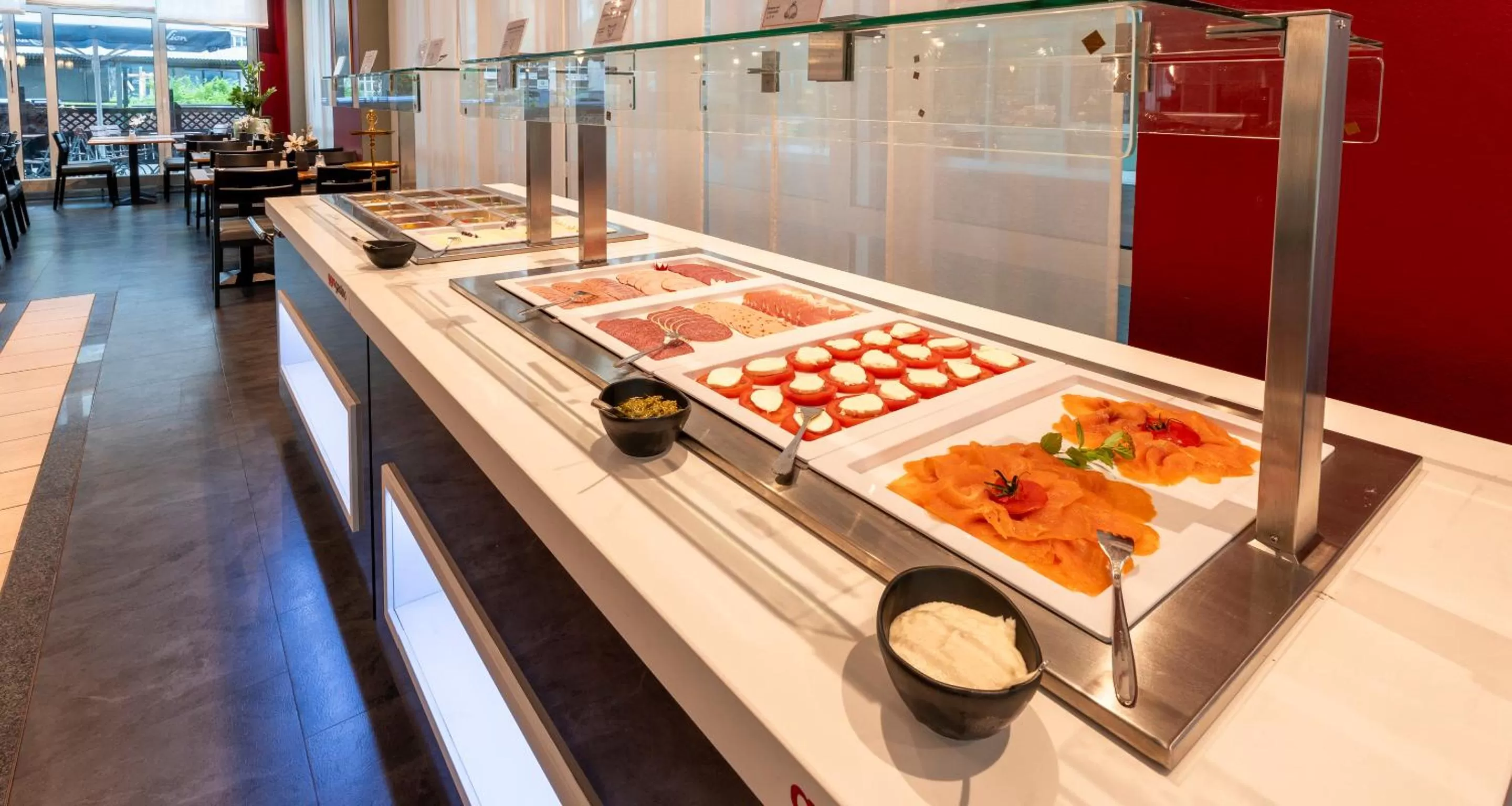 Buffet breakfast in PLAZA Premium Köln