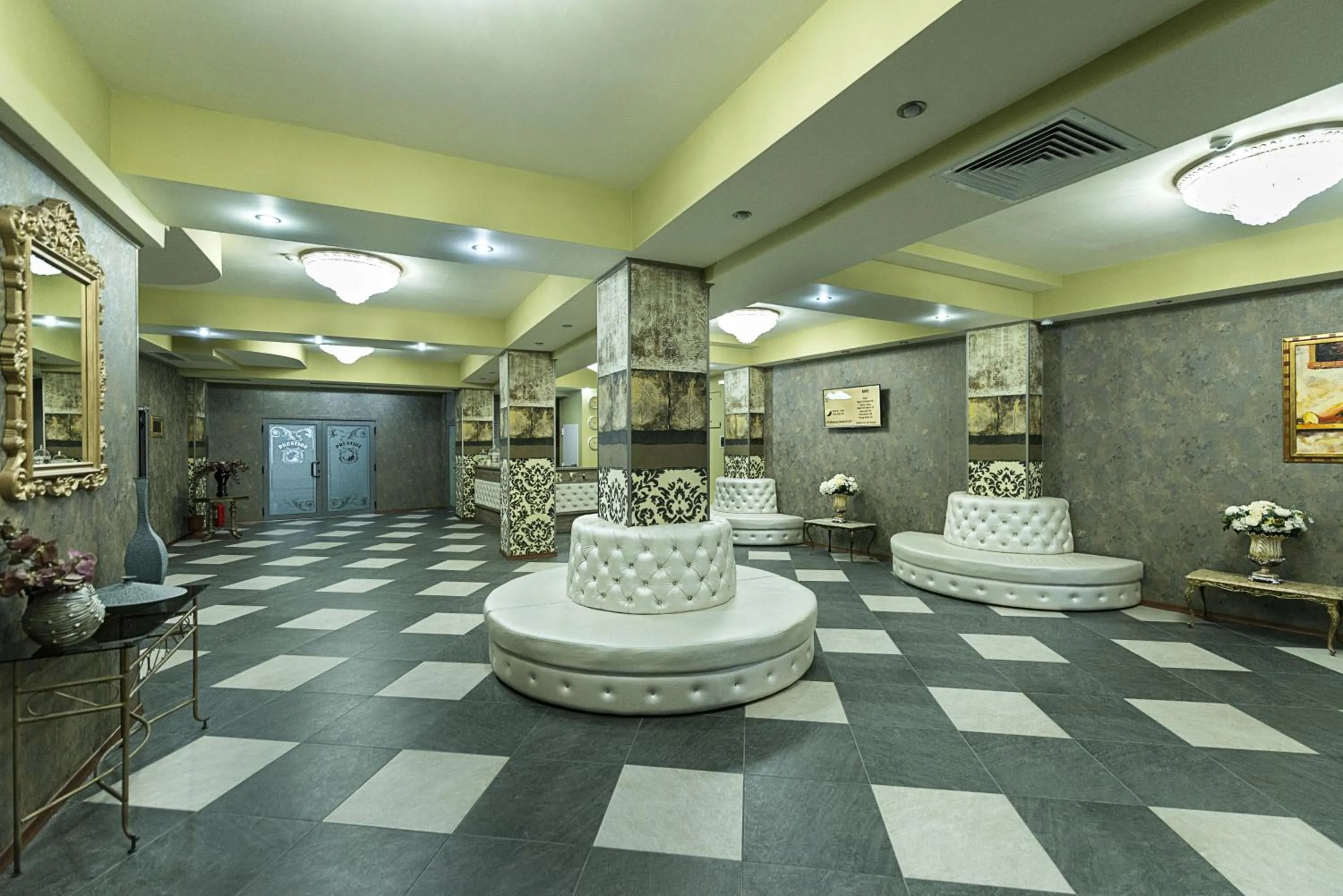 Lobby or reception in Prestige Boutique Hotel Craiova