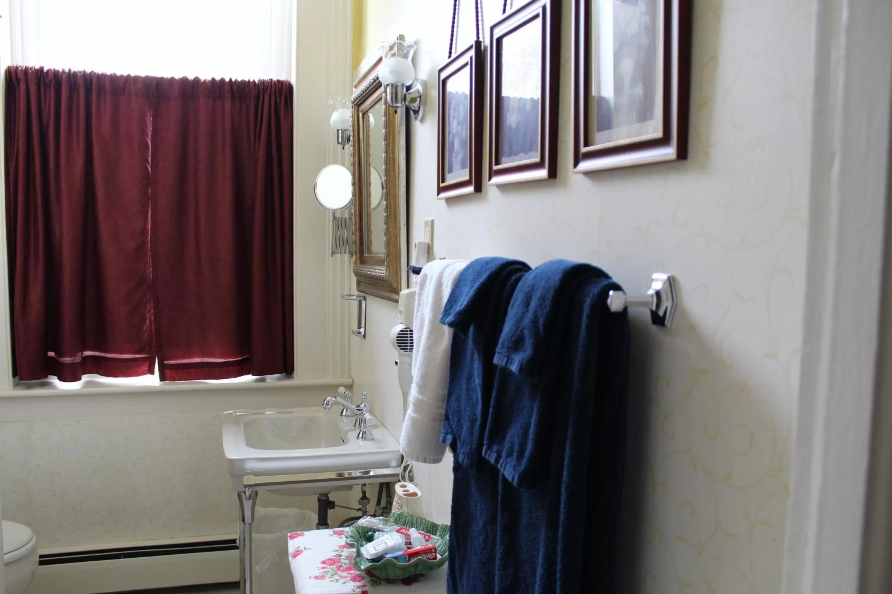 Bathroom in The Gridley Inn B&B